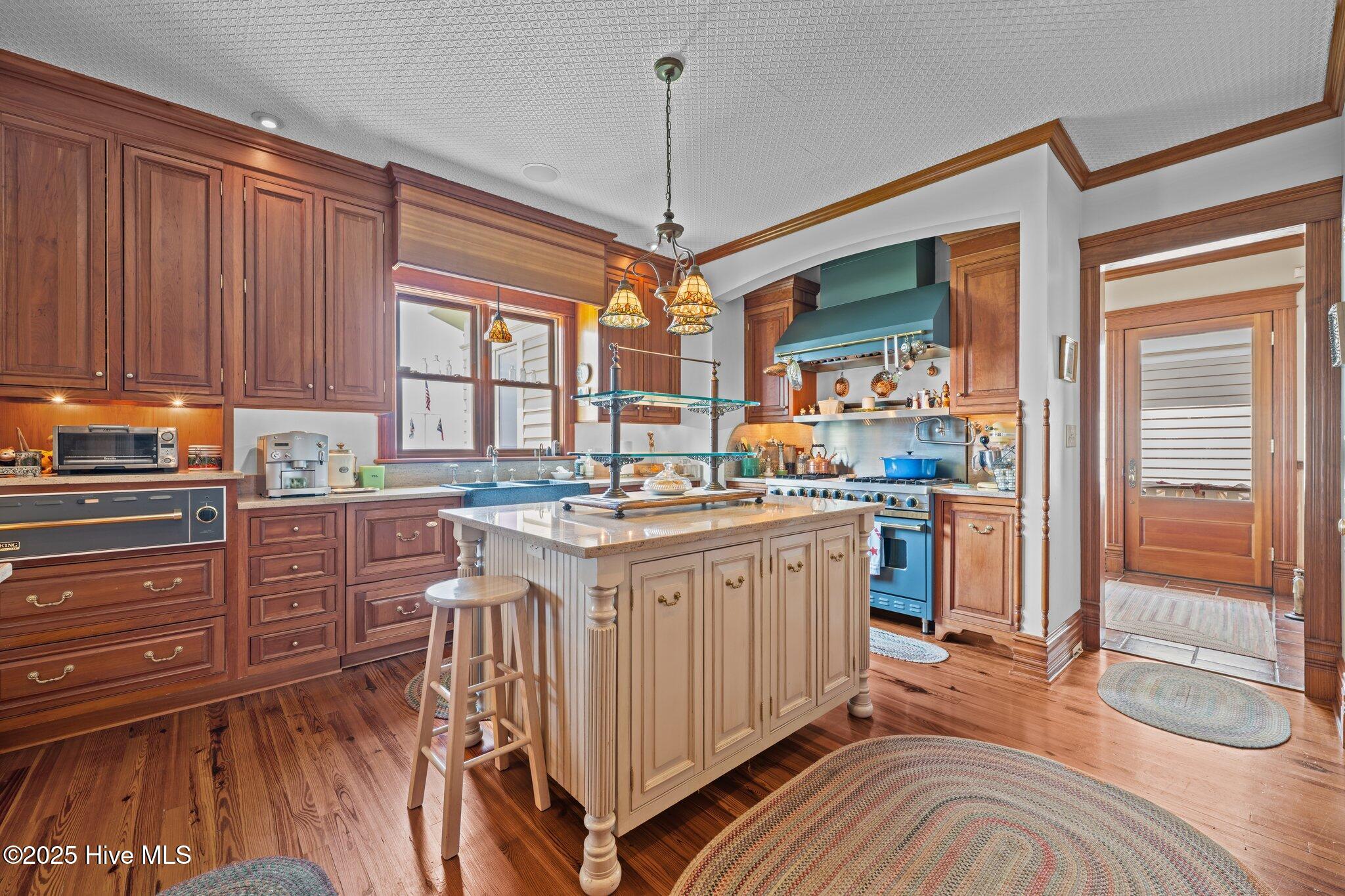 502 South Avenue Property Photo 11