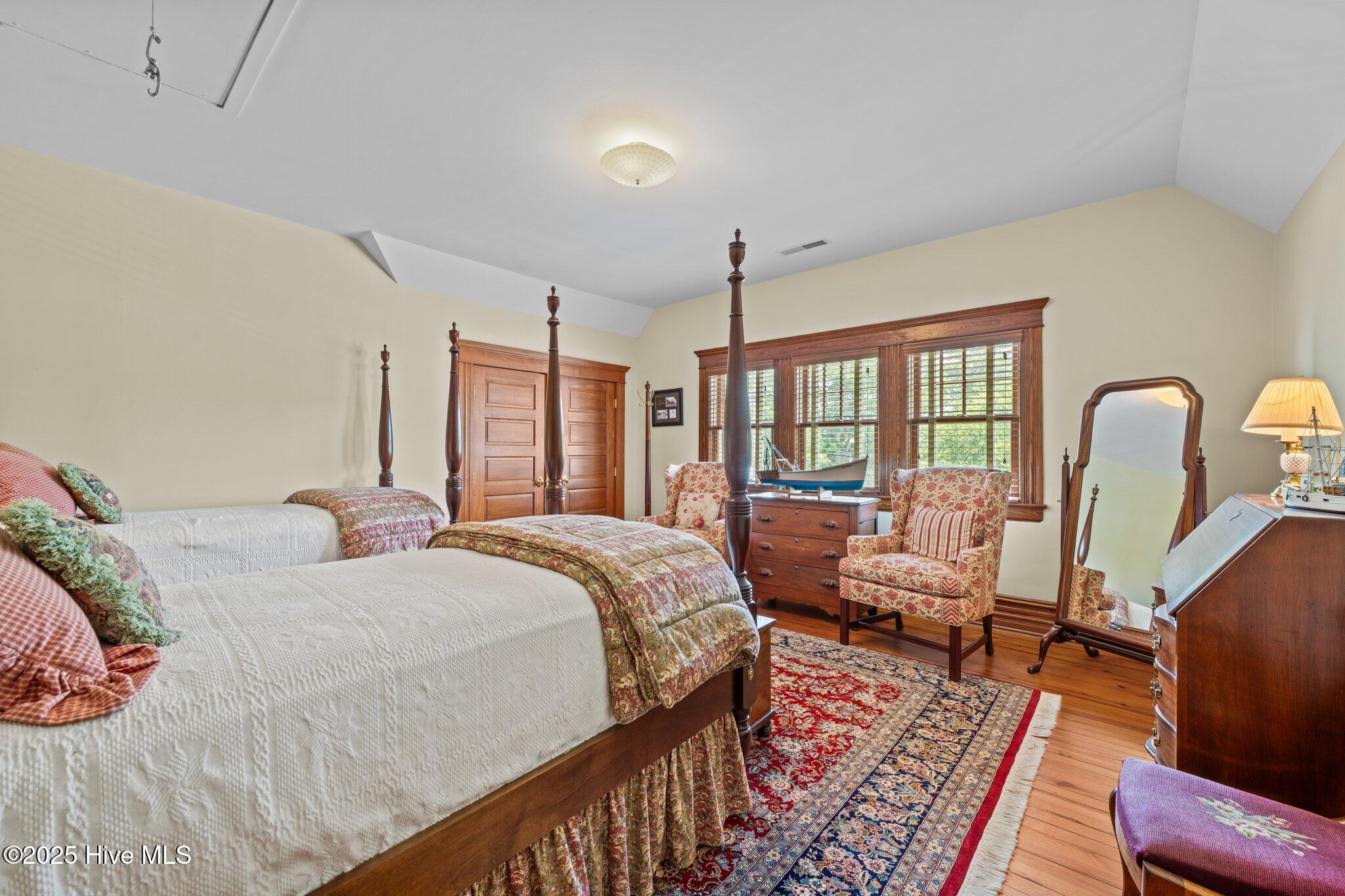 502 South Avenue Property Photo 28