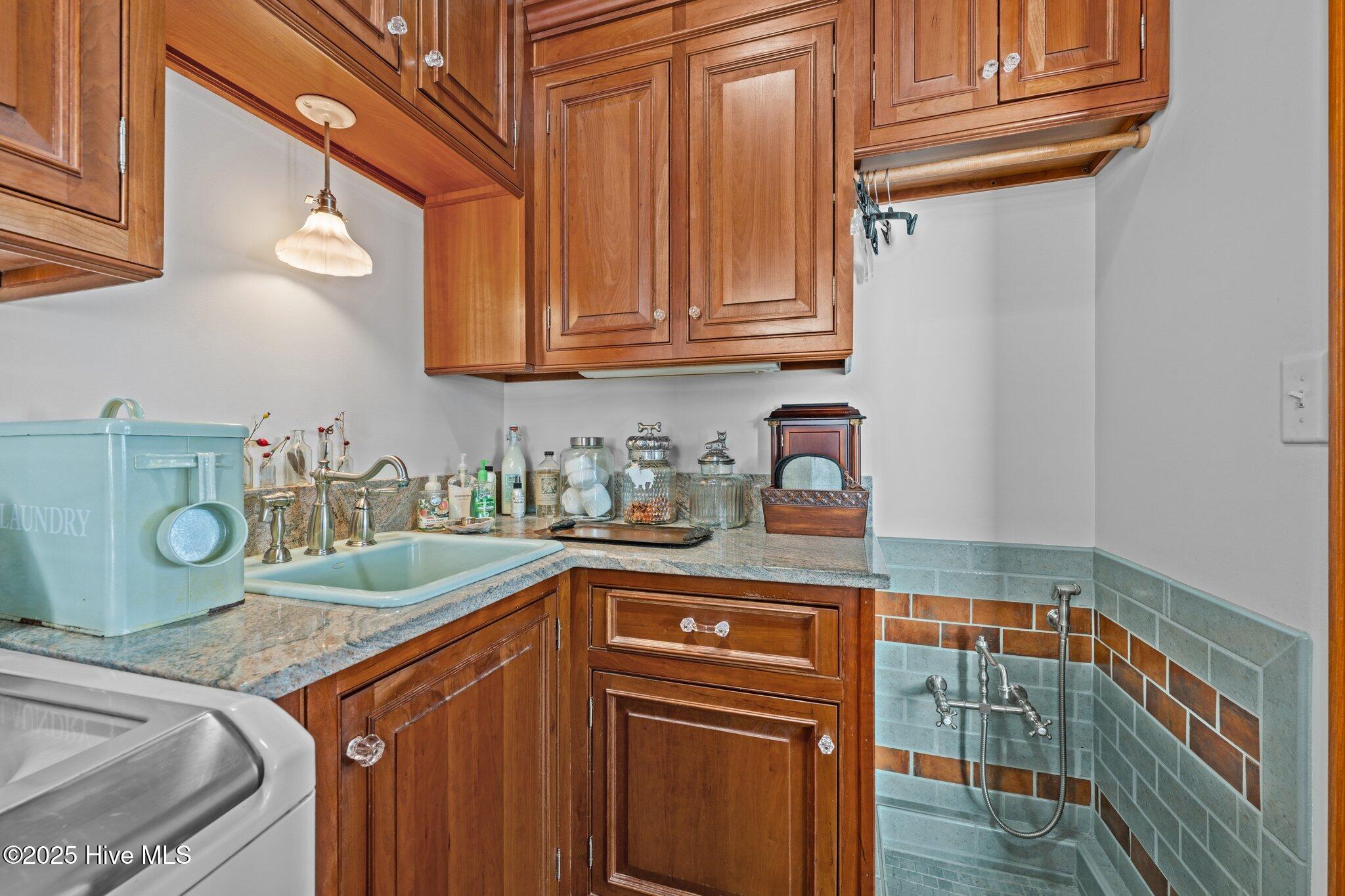 502 South Avenue Property Photo 36