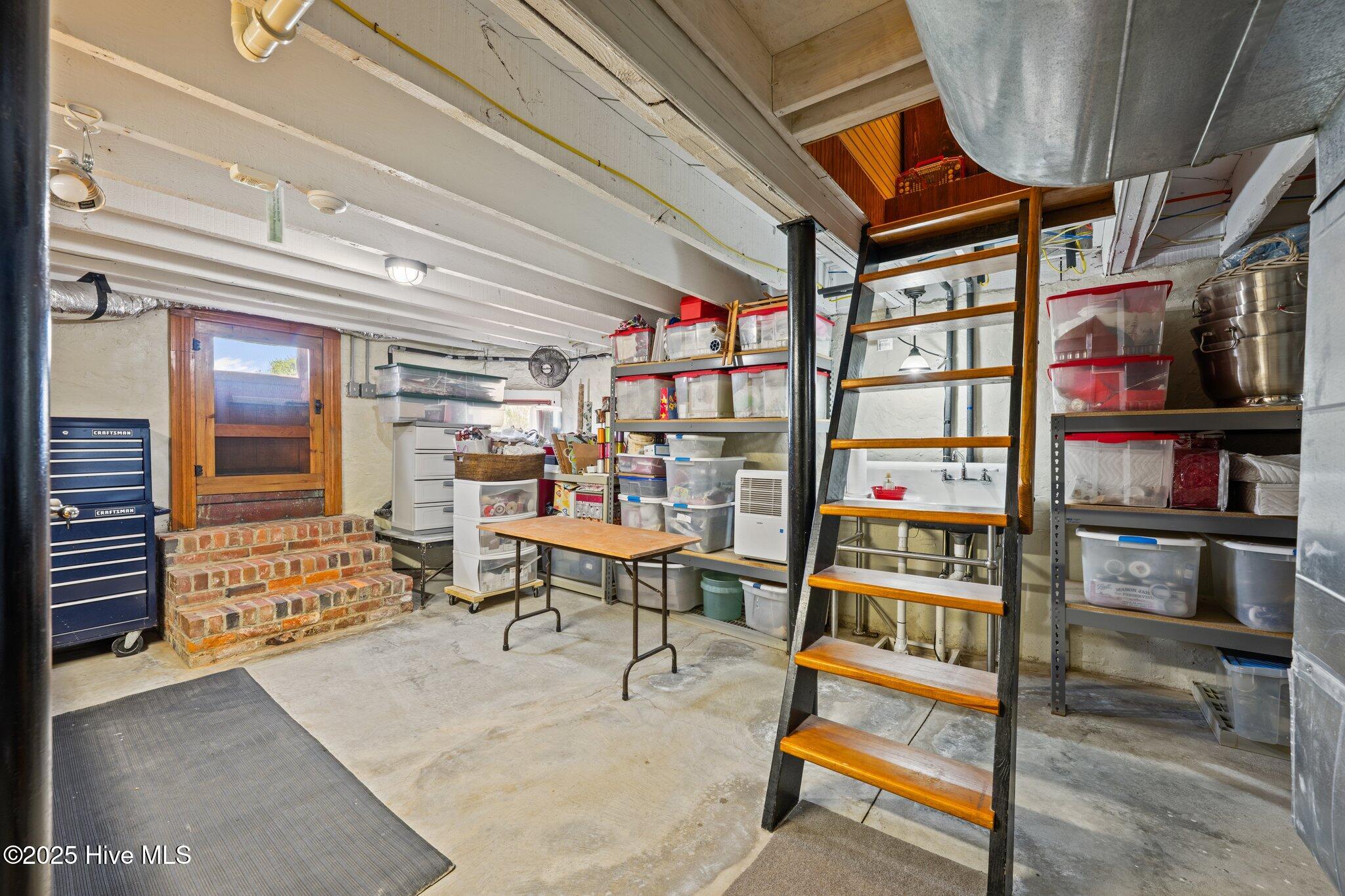 502 South Avenue Property Photo 39