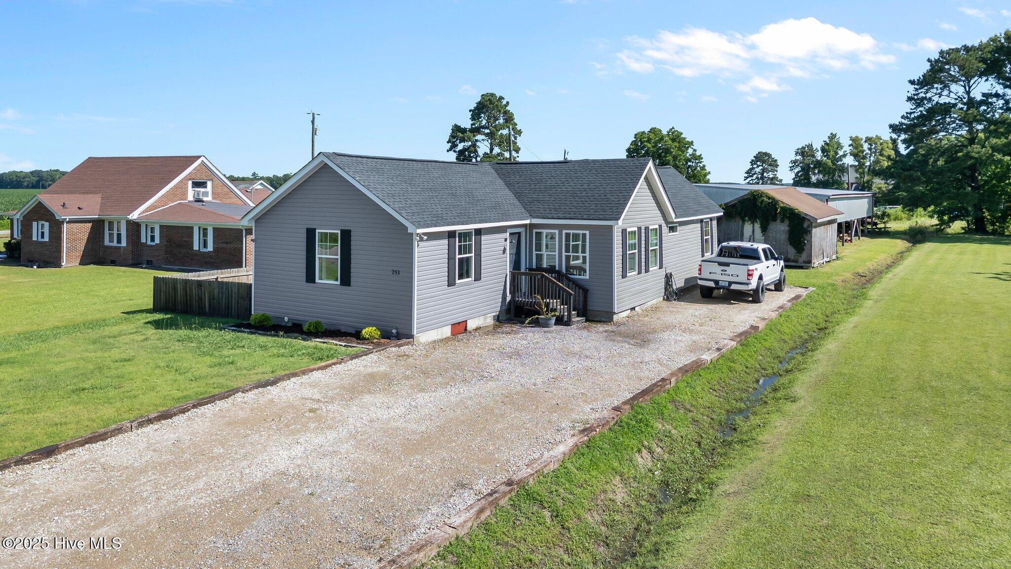 253 Wickham Road Property Photo 2