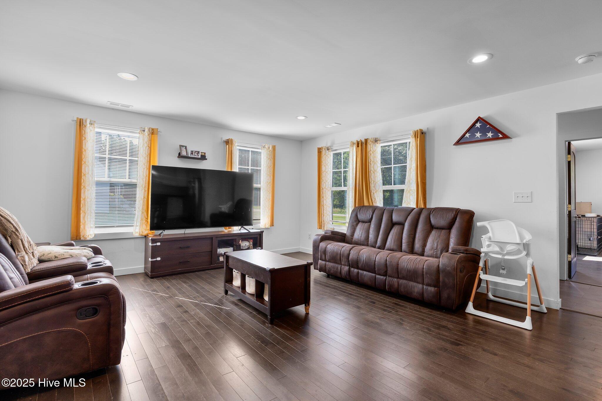 253 Wickham Road Property Photo 12