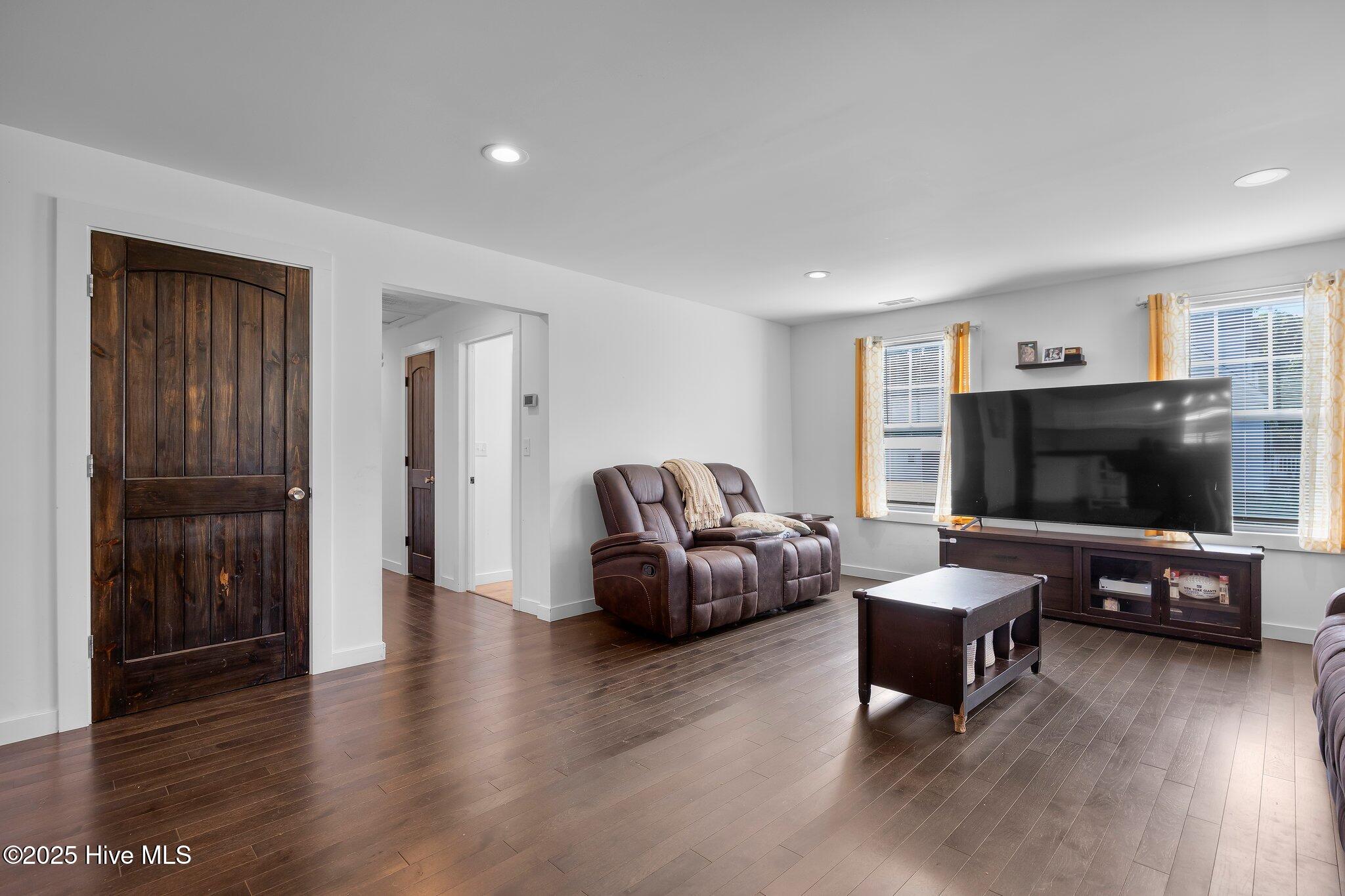 253 Wickham Road Property Photo 13