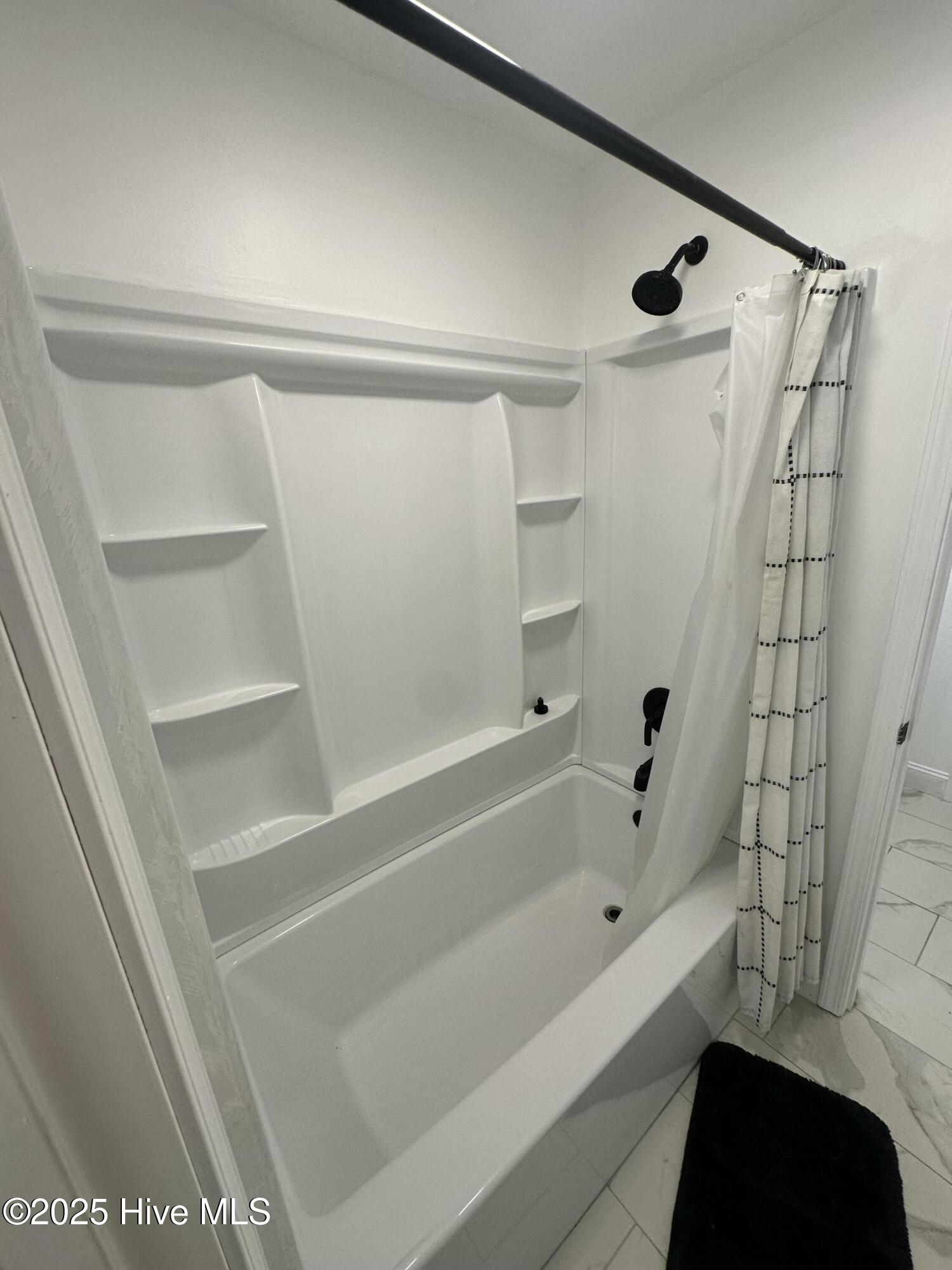 802 Glenn Street Property Photo 11