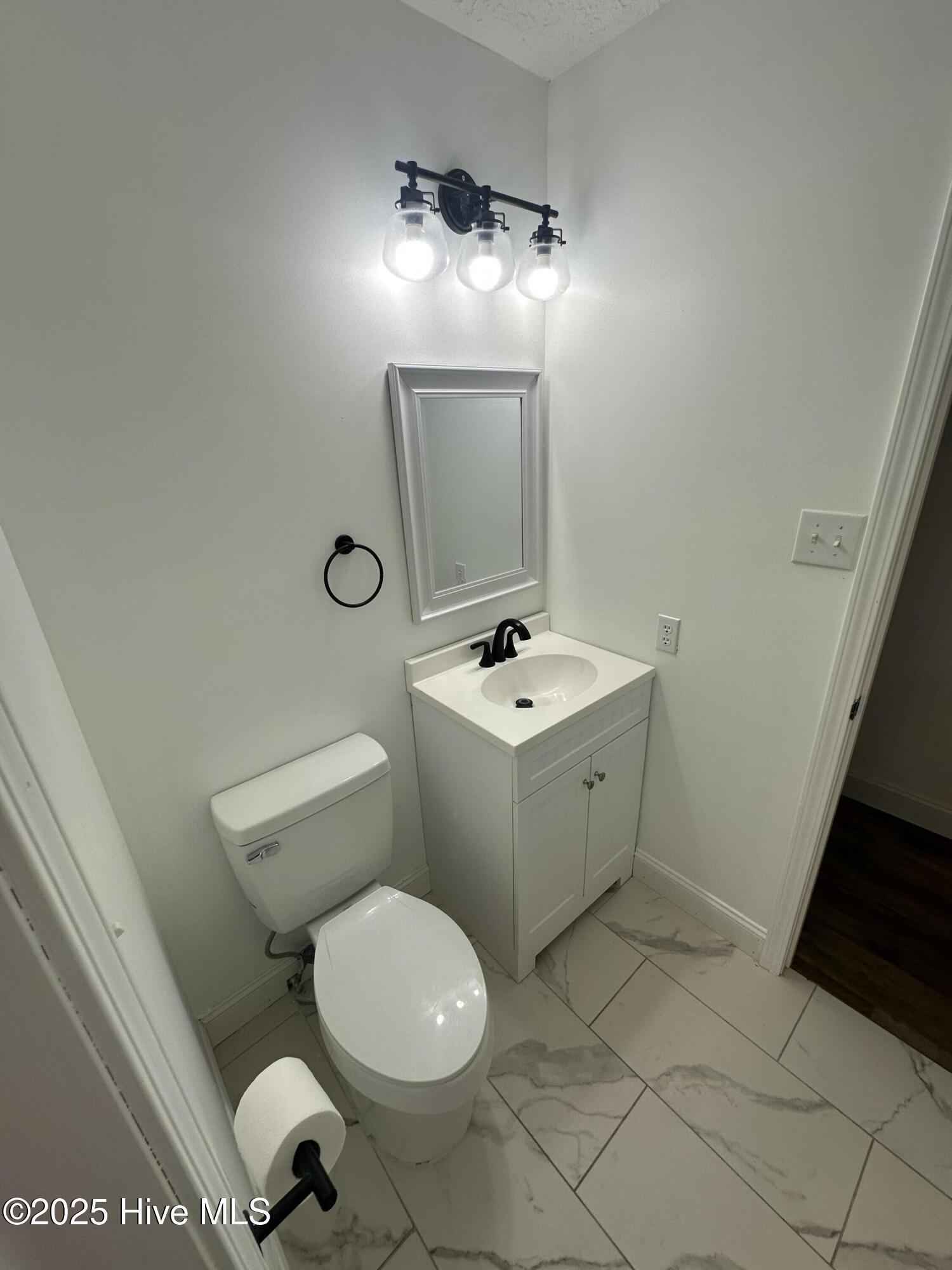 802 Glenn Street Property Photo 12