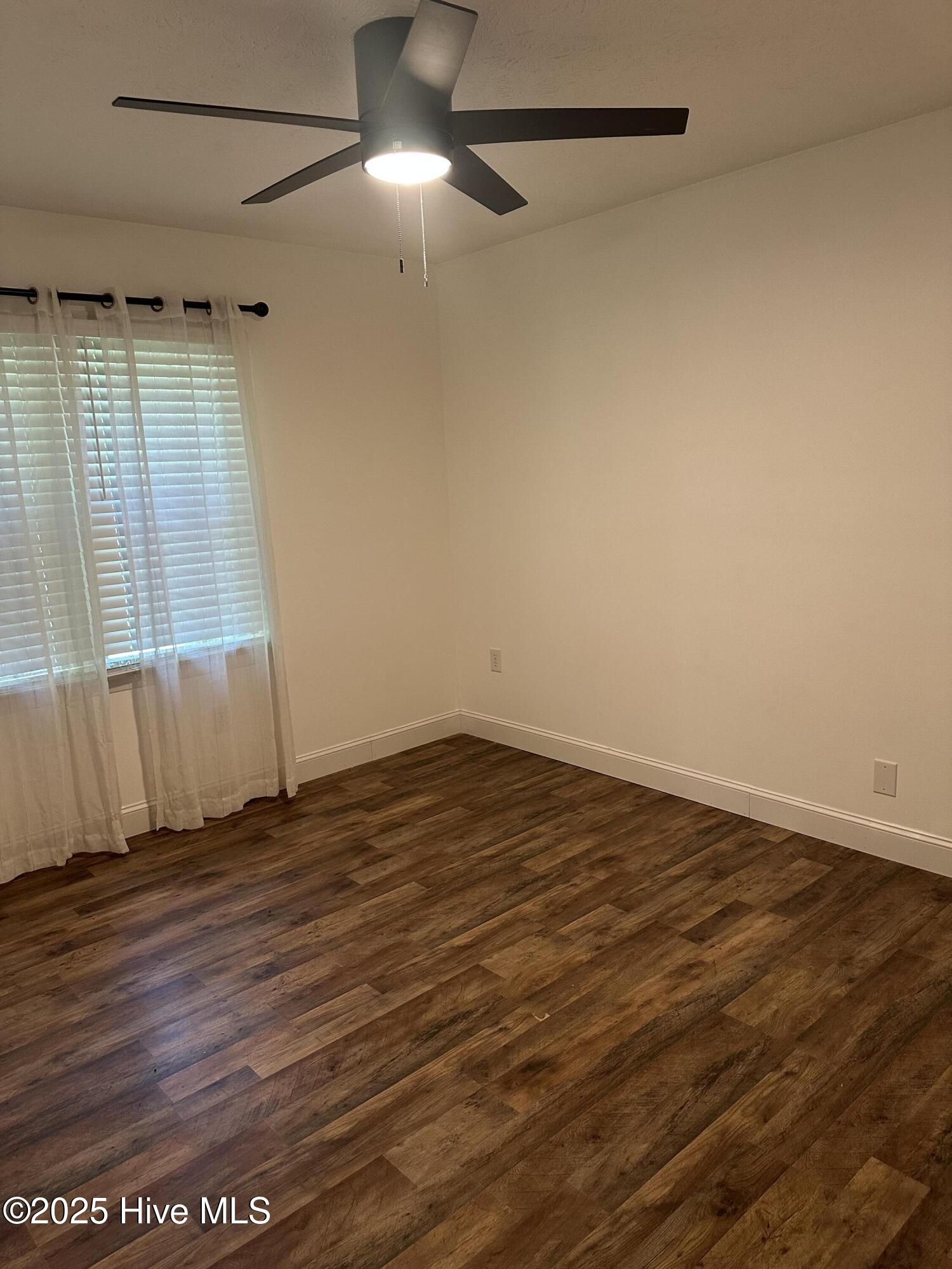802 Glenn Street Property Photo 16