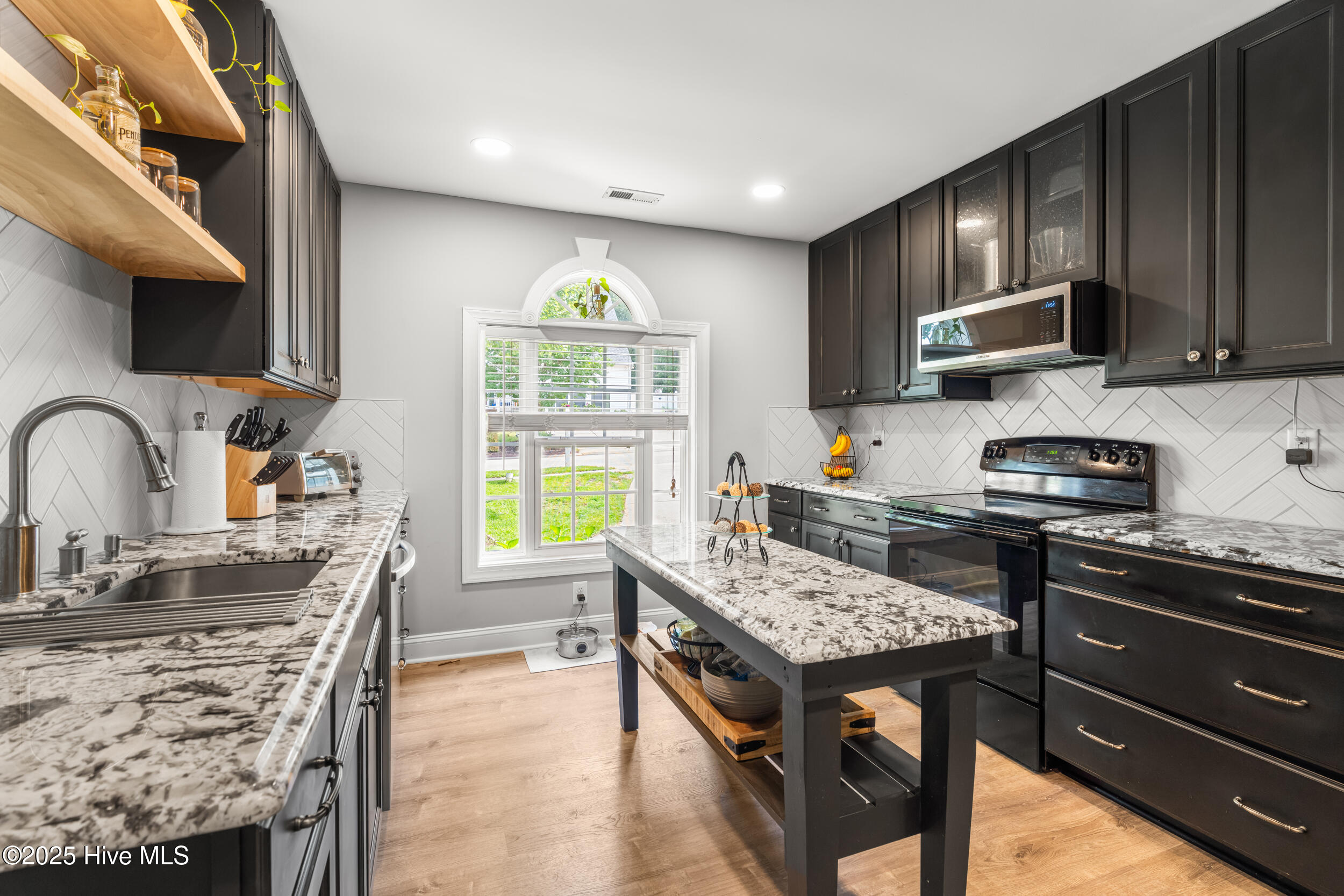 309 Holly Thorn Trace Property Photo 10