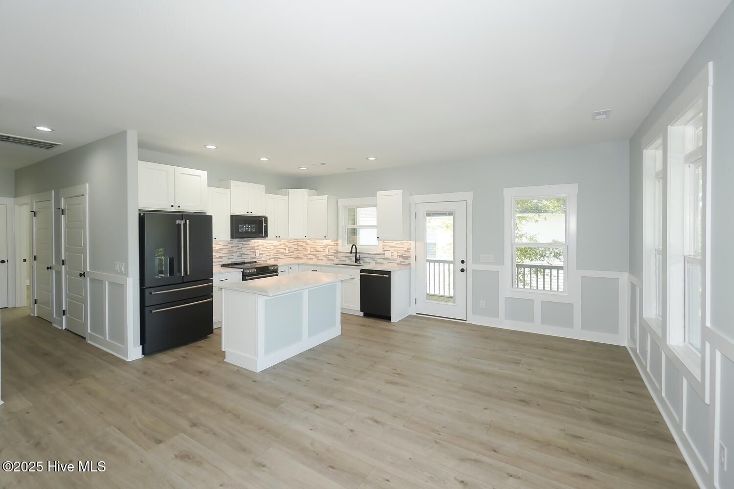 104 Ne 52nd Street Property Photo 4
