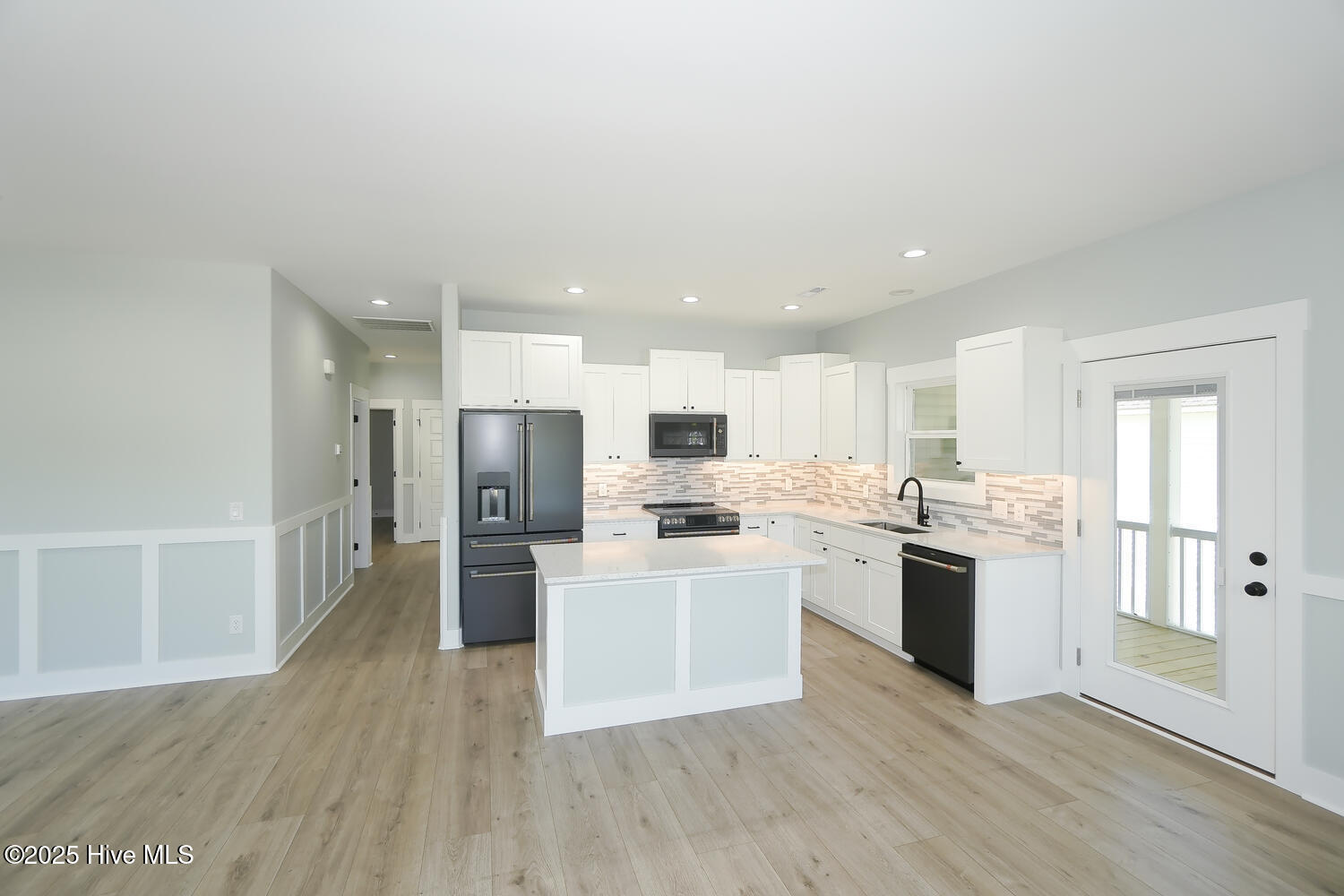 104 Ne 52nd Street Property Photo 7