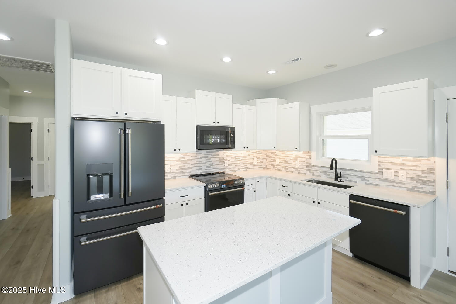 104 Ne 52nd Street Property Photo 8