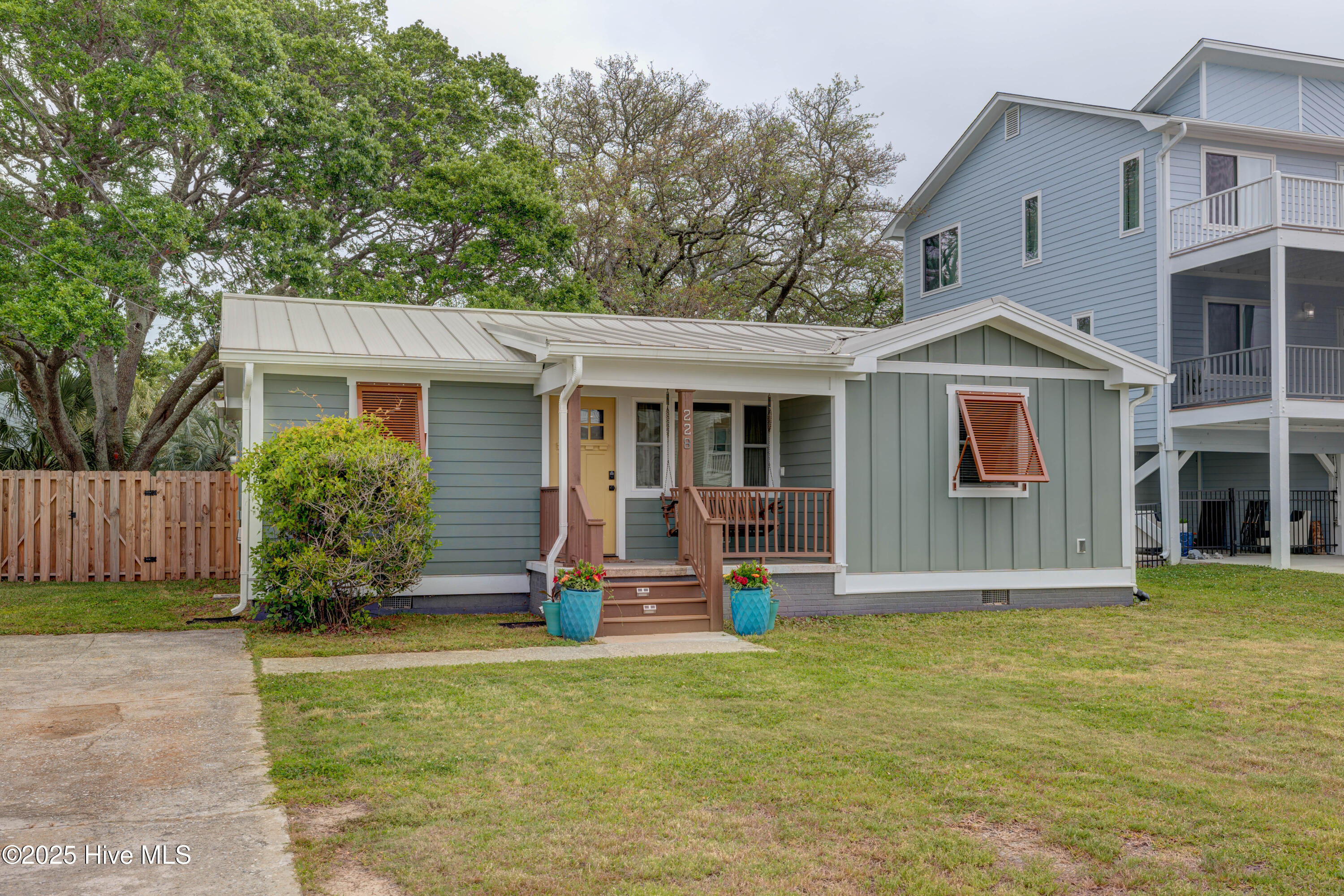 228 Florida Avenue Property Photo 2