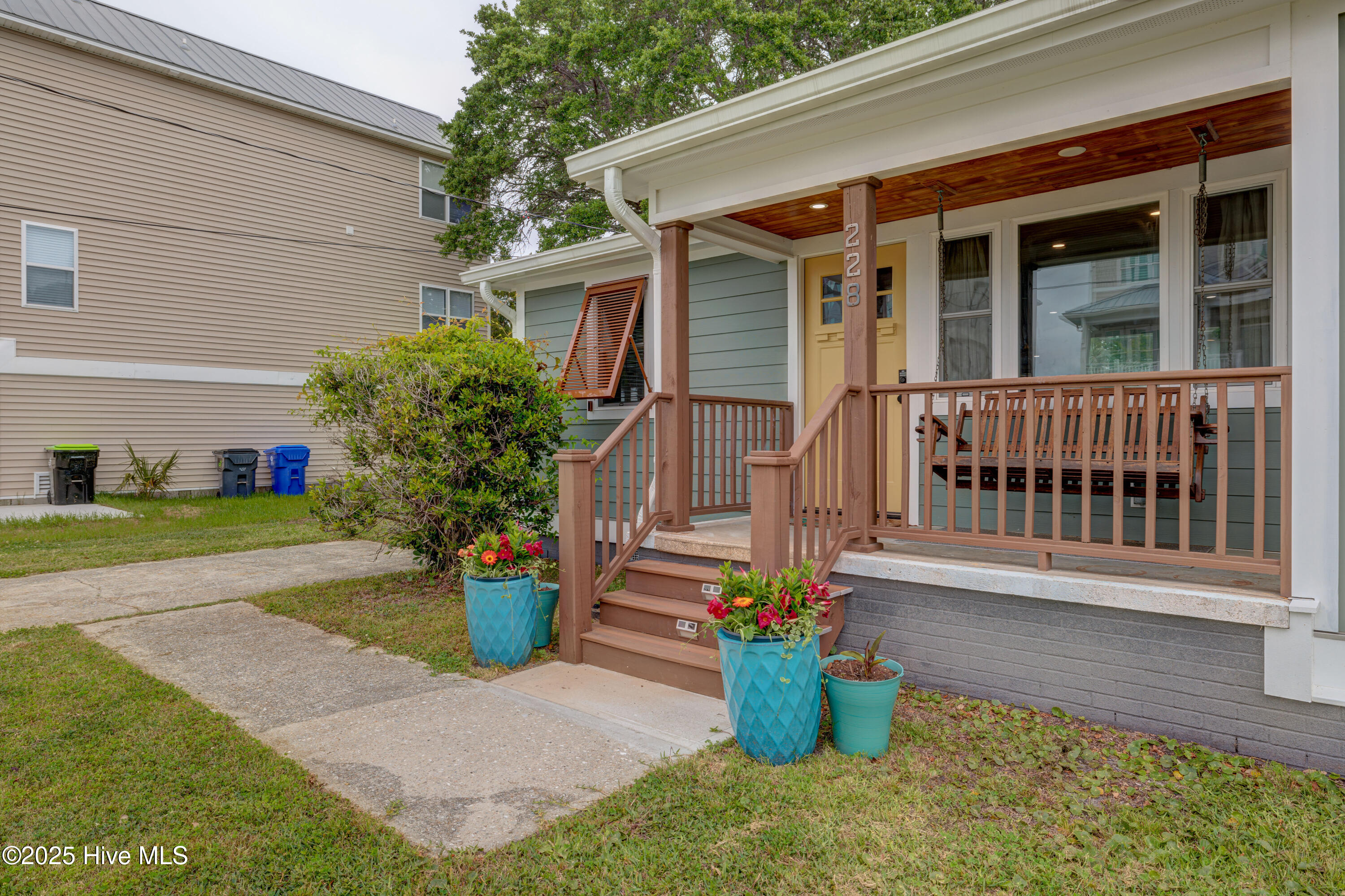 228 Florida Avenue Property Photo 6