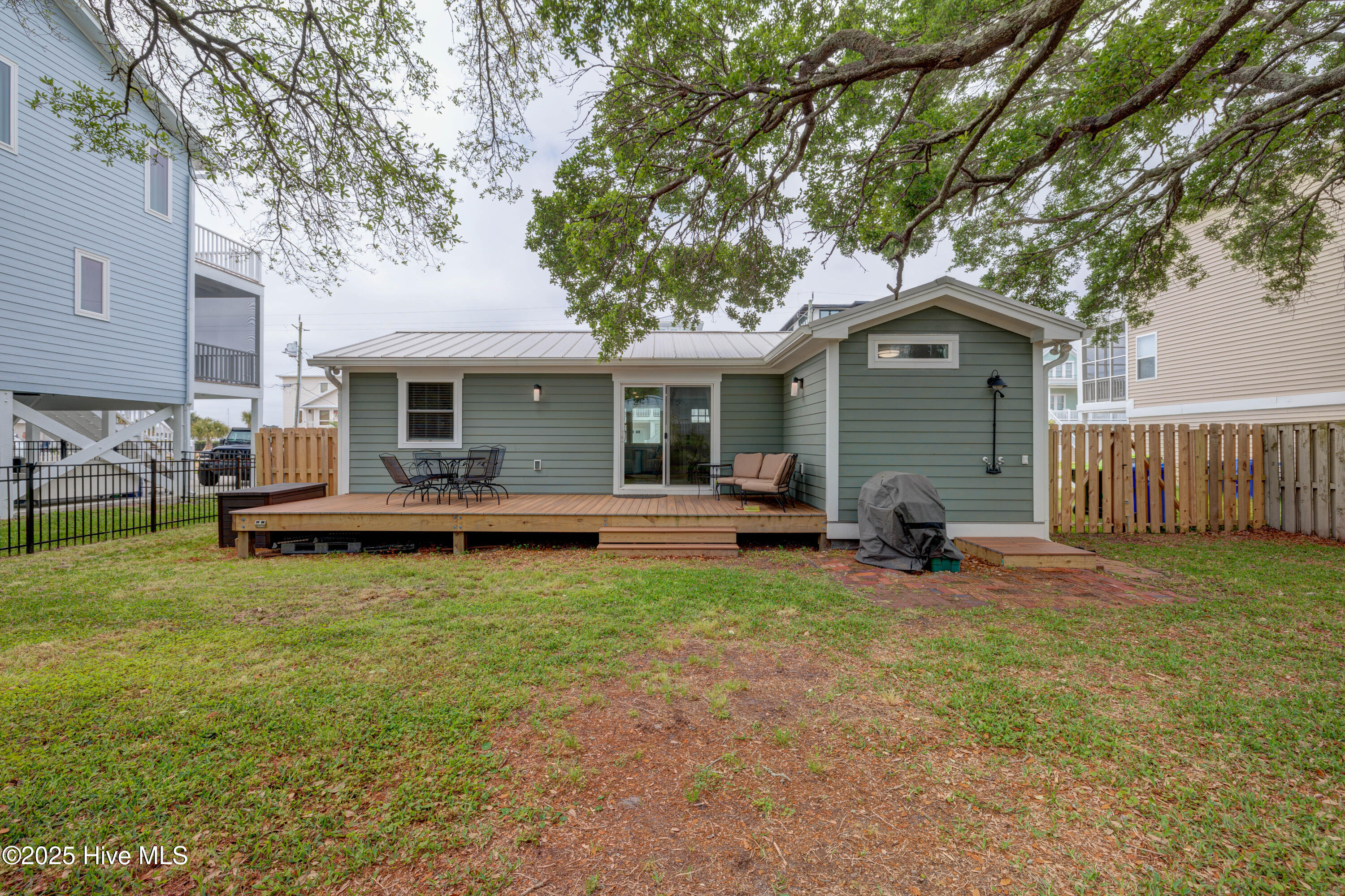 228 Florida Avenue Property Photo 40