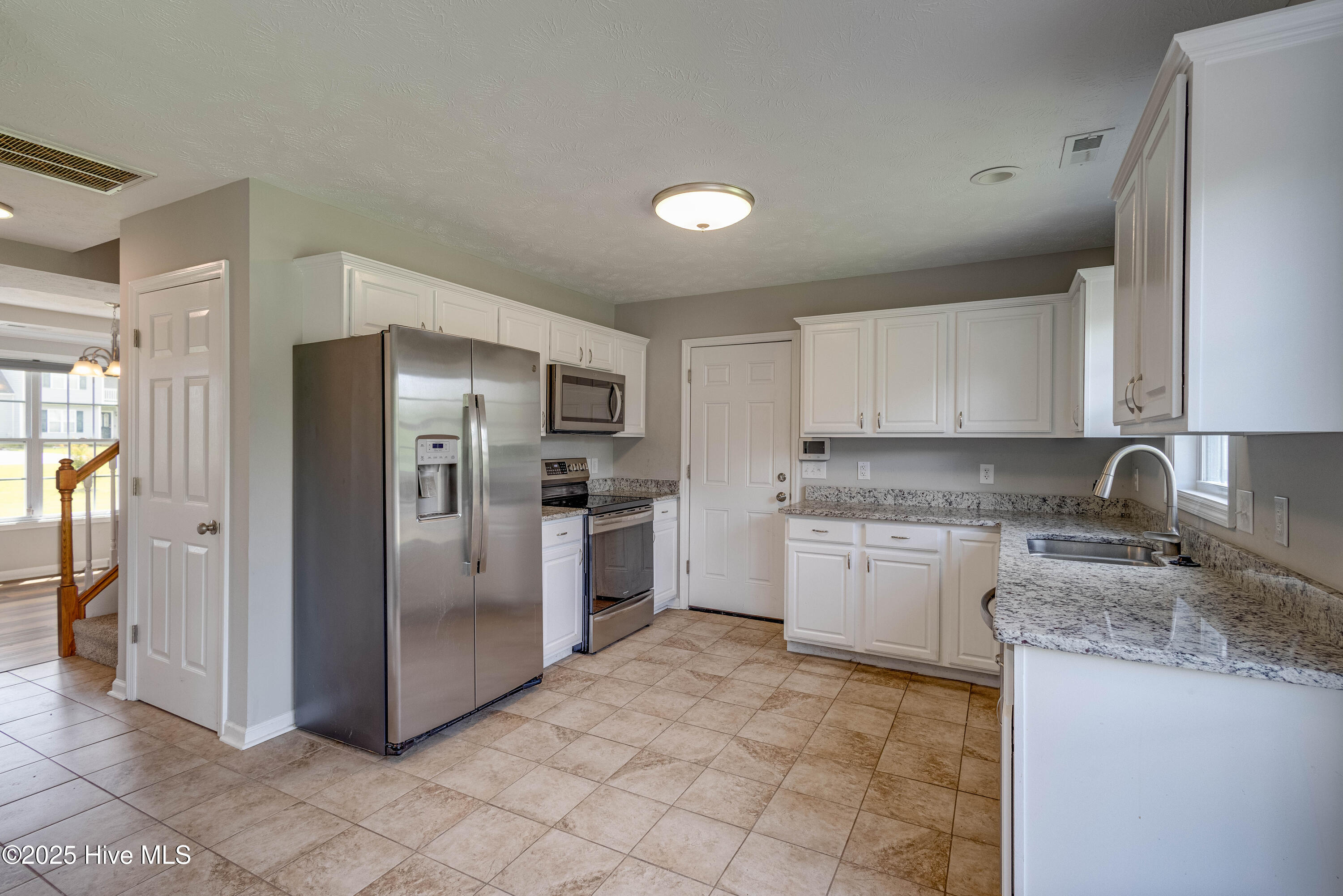 215 Rutherford Way Property Photo 4