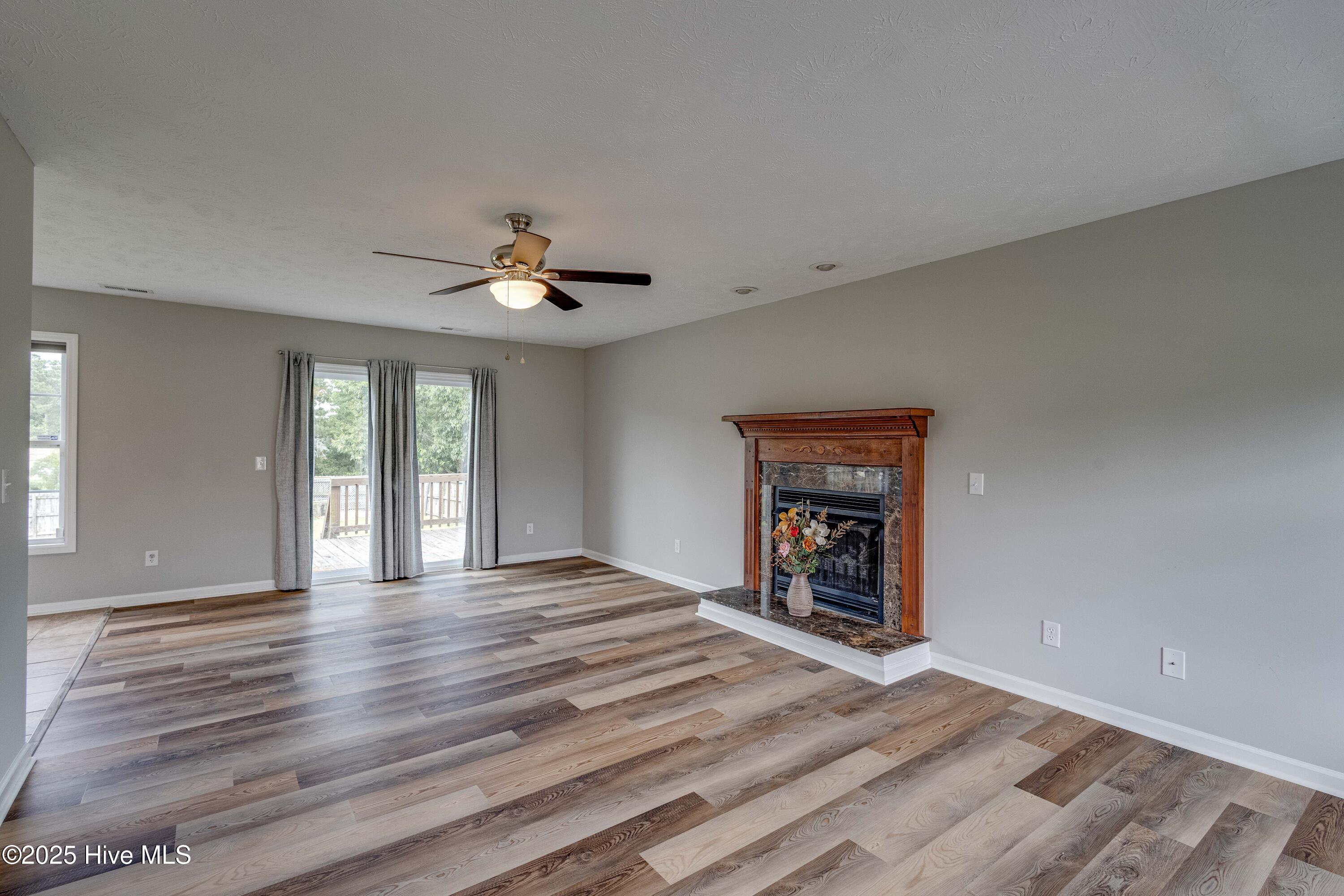 215 Rutherford Way Property Photo 5