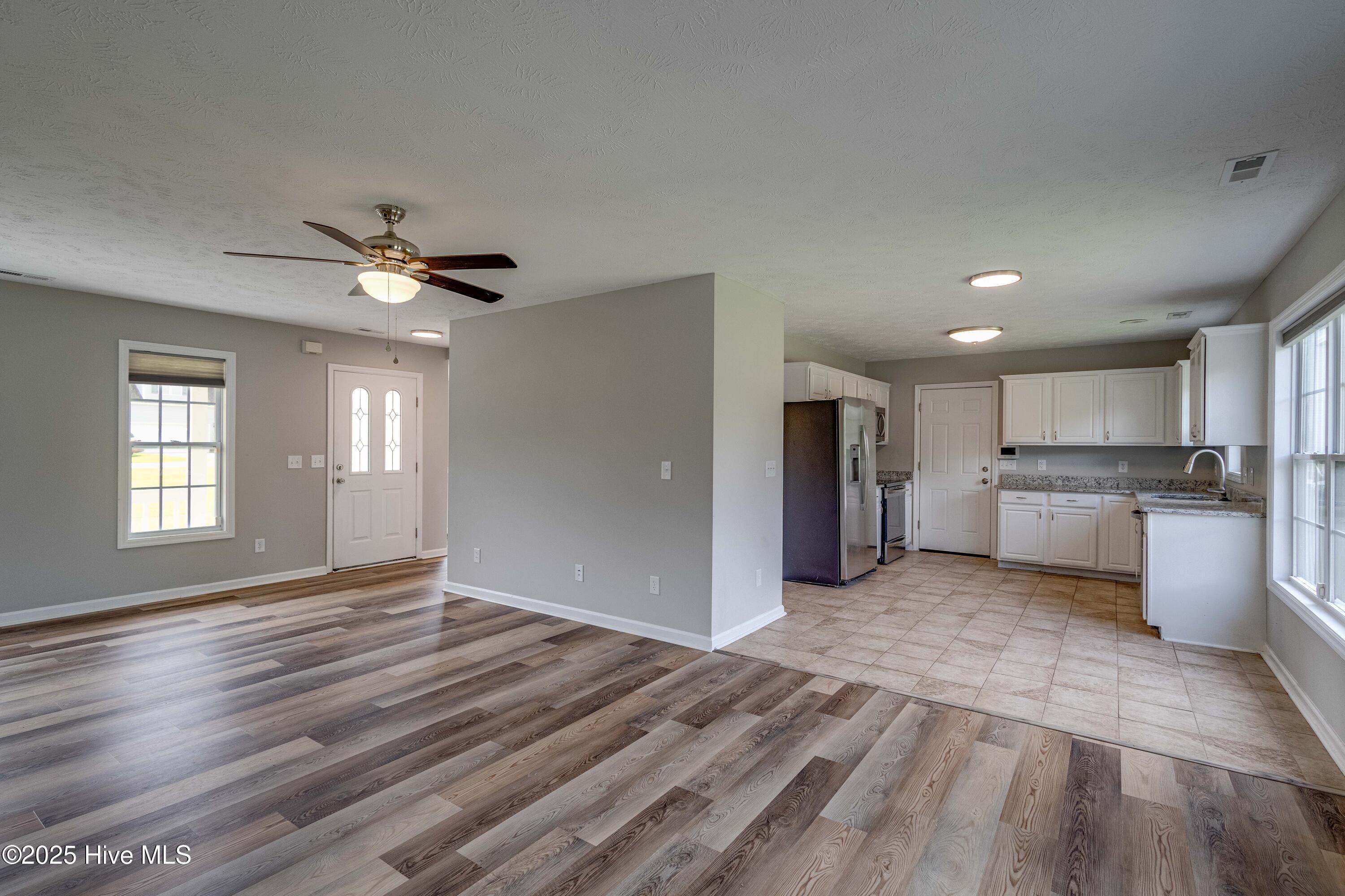 215 Rutherford Way Property Photo 7