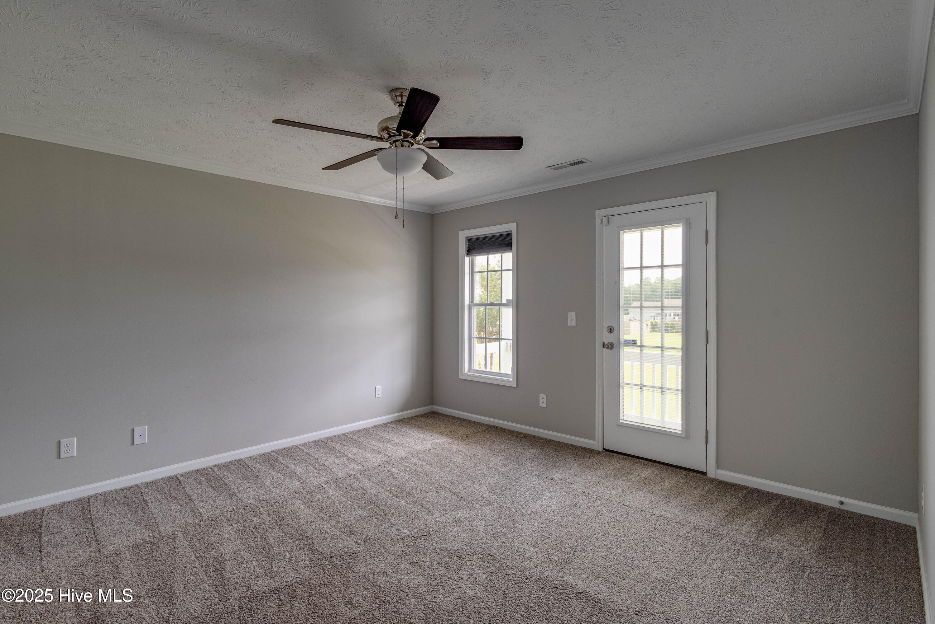 215 Rutherford Way Property Photo 16