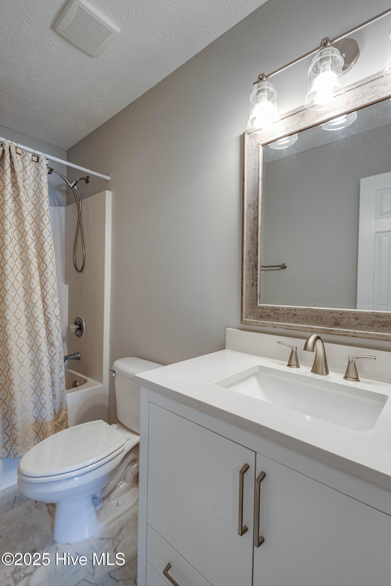 215 Rutherford Way Property Photo 32