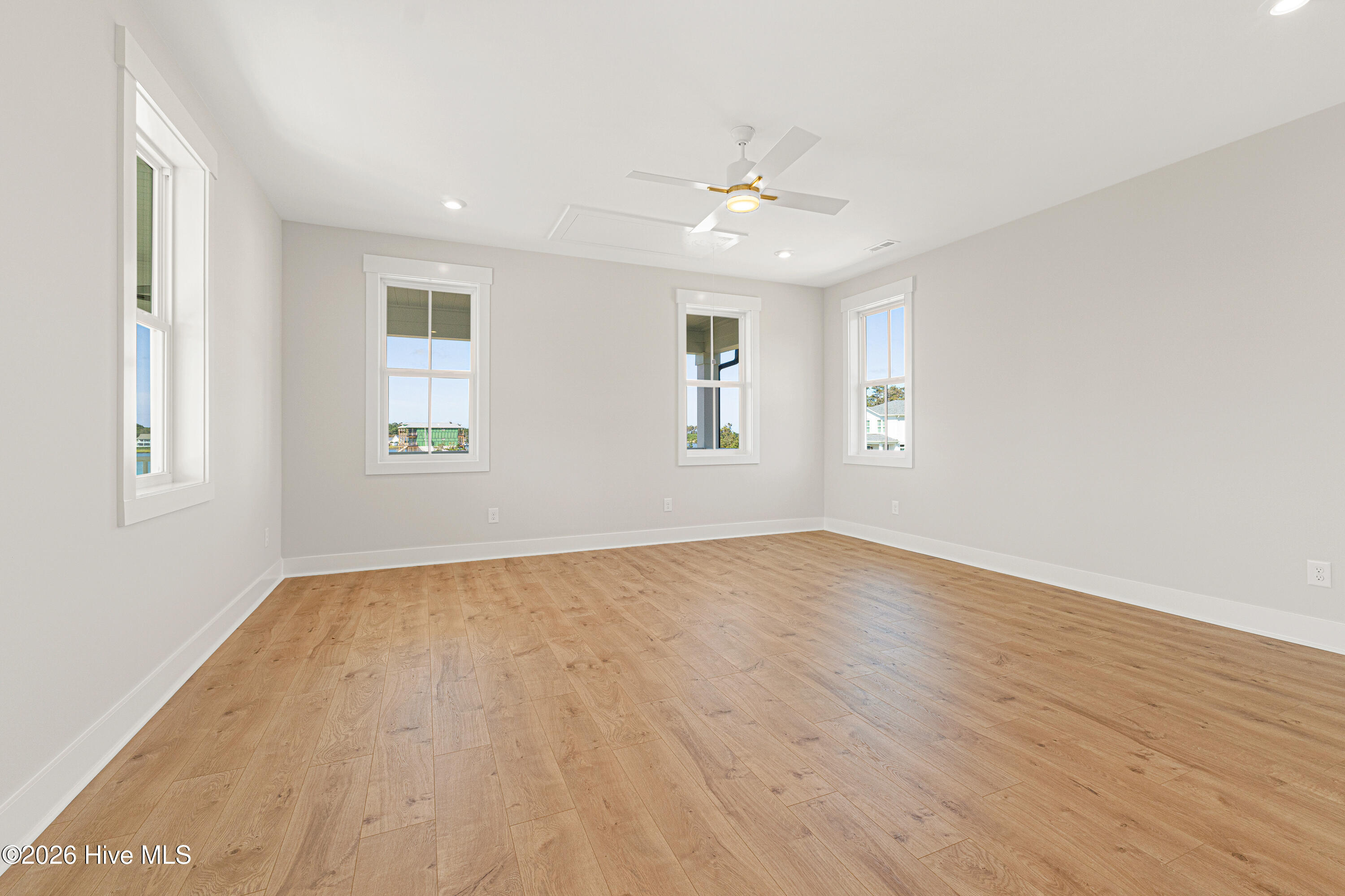 503 Swan Court Property Photo 26