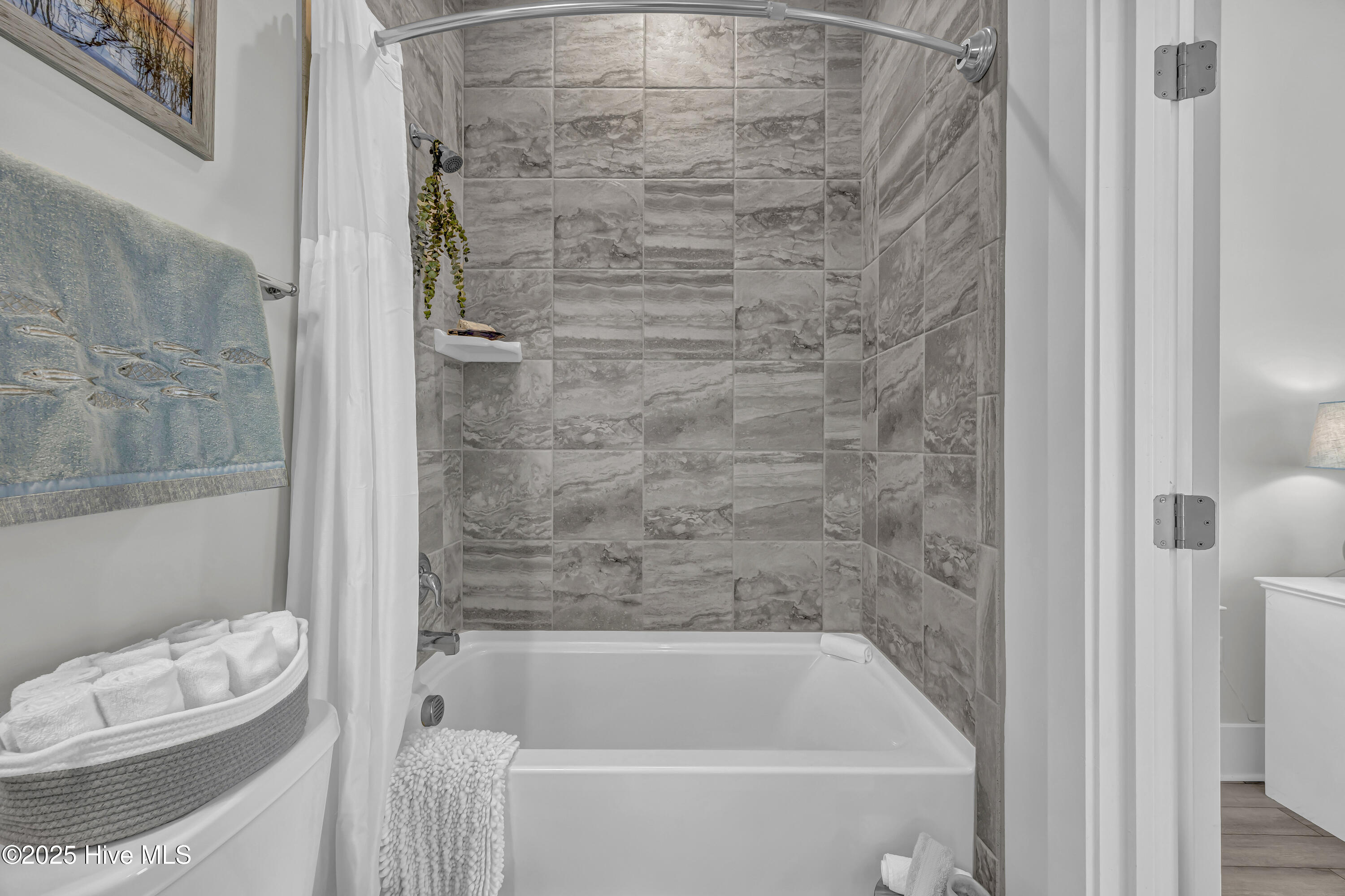 9150 Village Lake Drive Property Photo 14