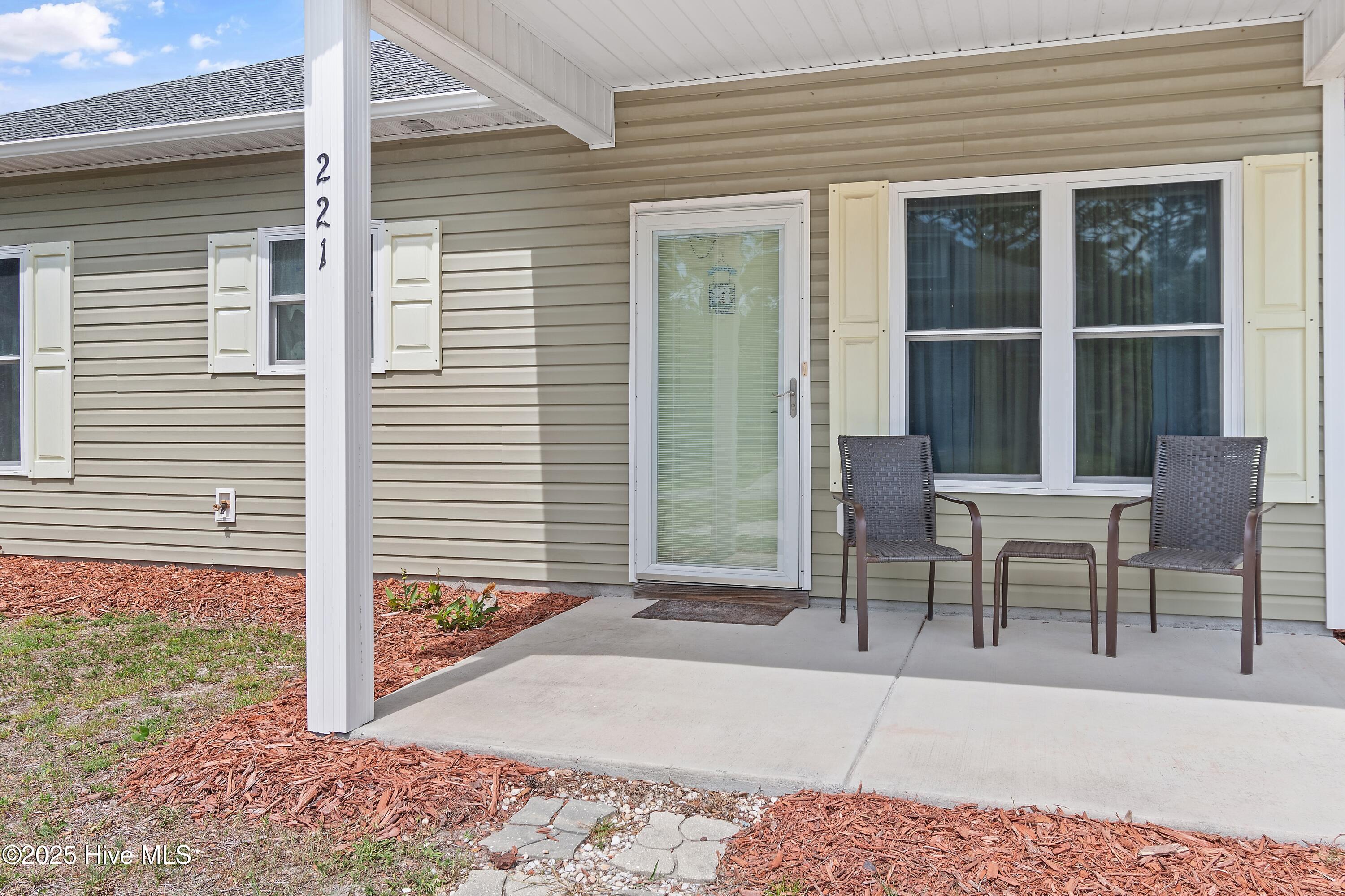 221 Ne 64th Street Property Photo 3
