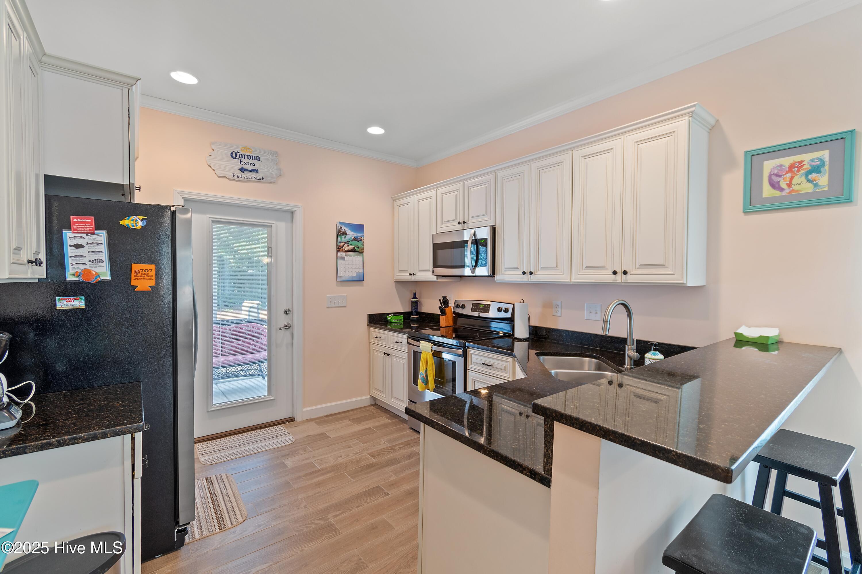 221 Ne 64th Street Property Photo 8