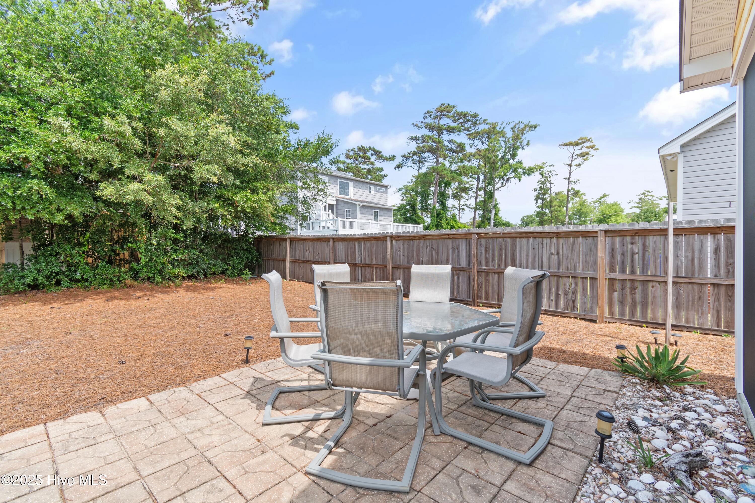 221 Ne 64th Street Property Photo 25