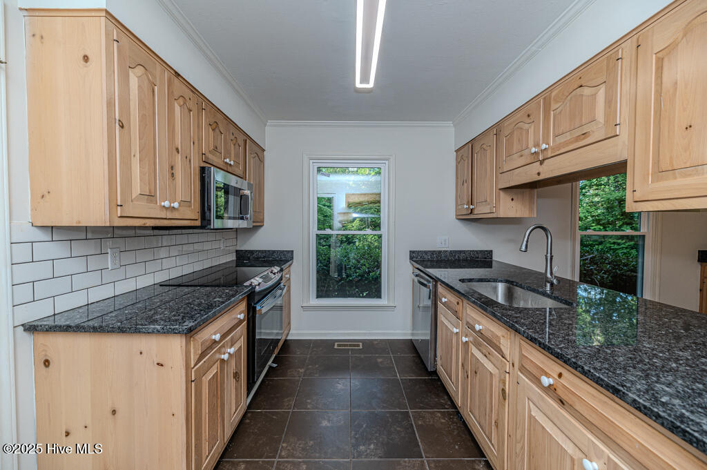 828 Chatham Road Property Photo 13