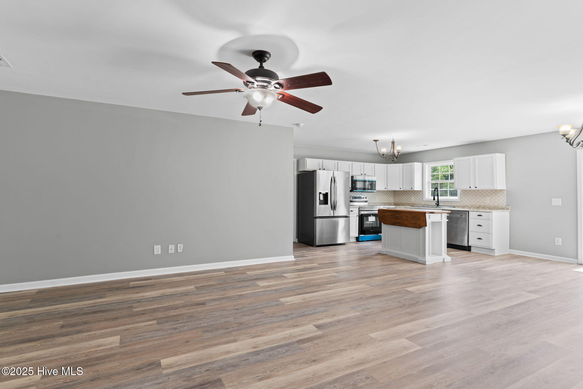 308 Snow Bell Court Property Photo 4