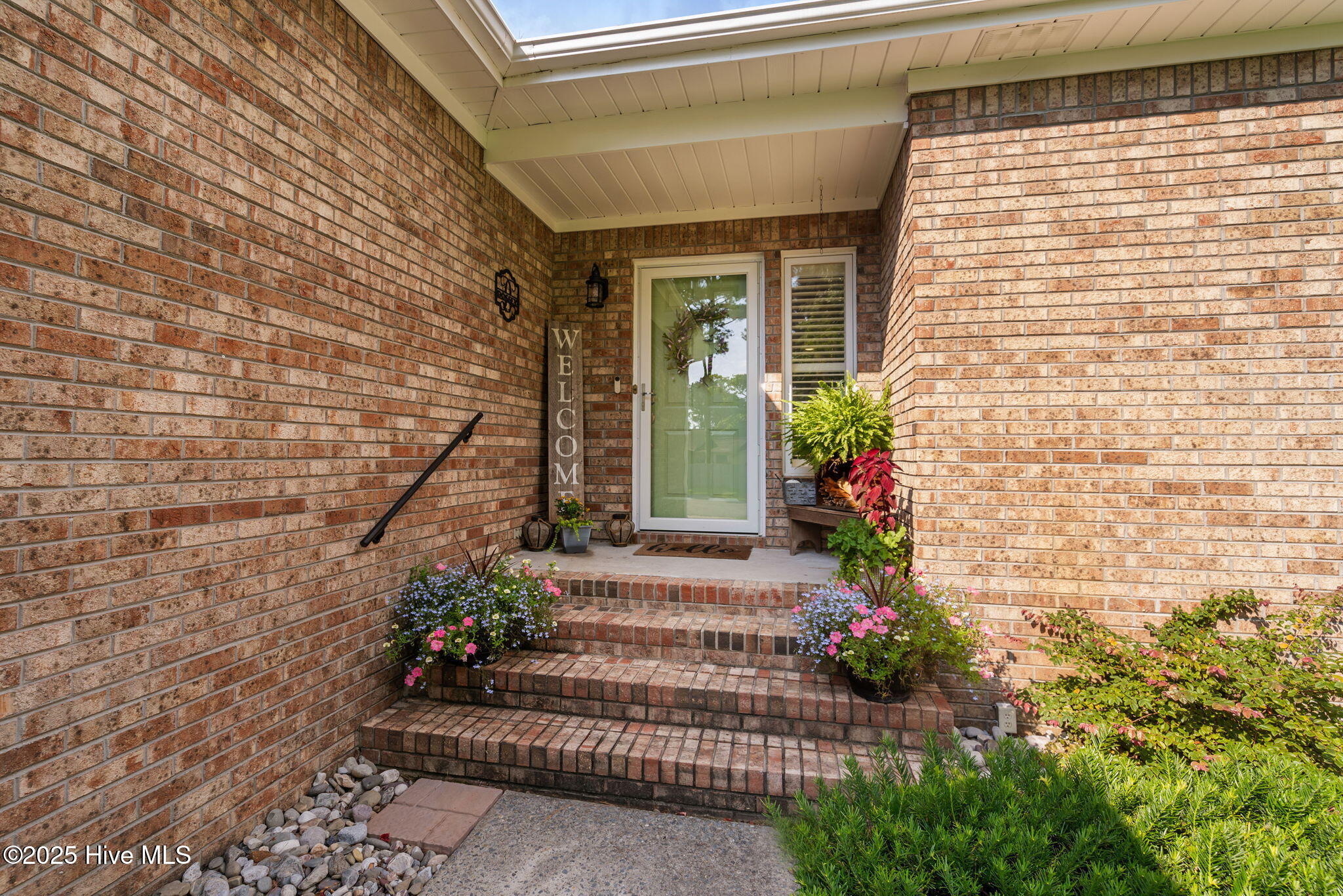 208 Outrigger Road Property Photo 6