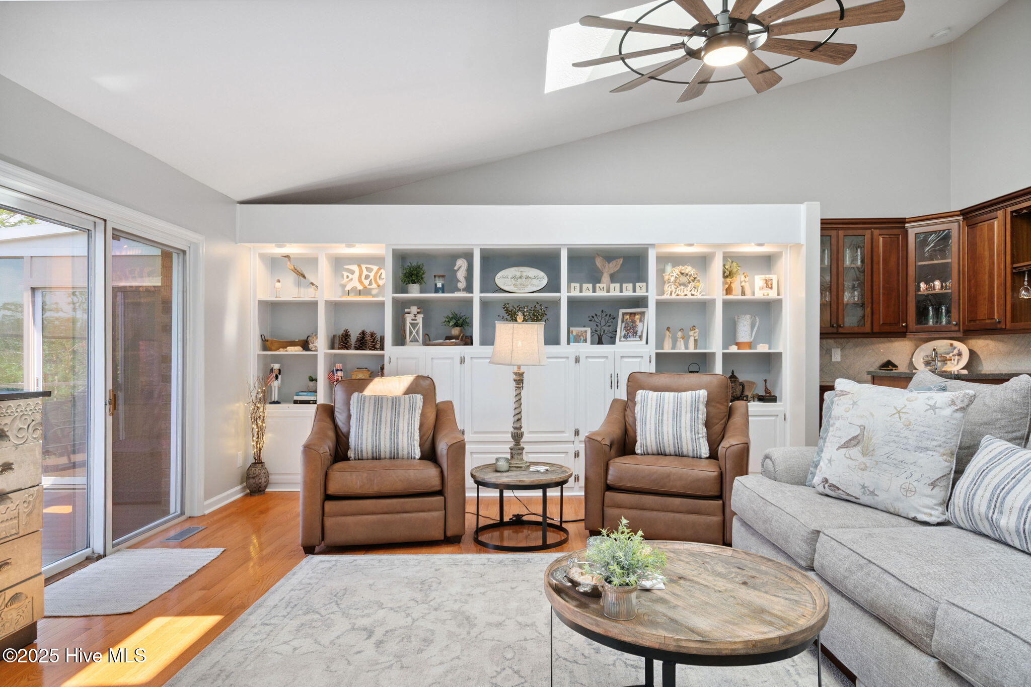 208 Outrigger Road Property Photo 15