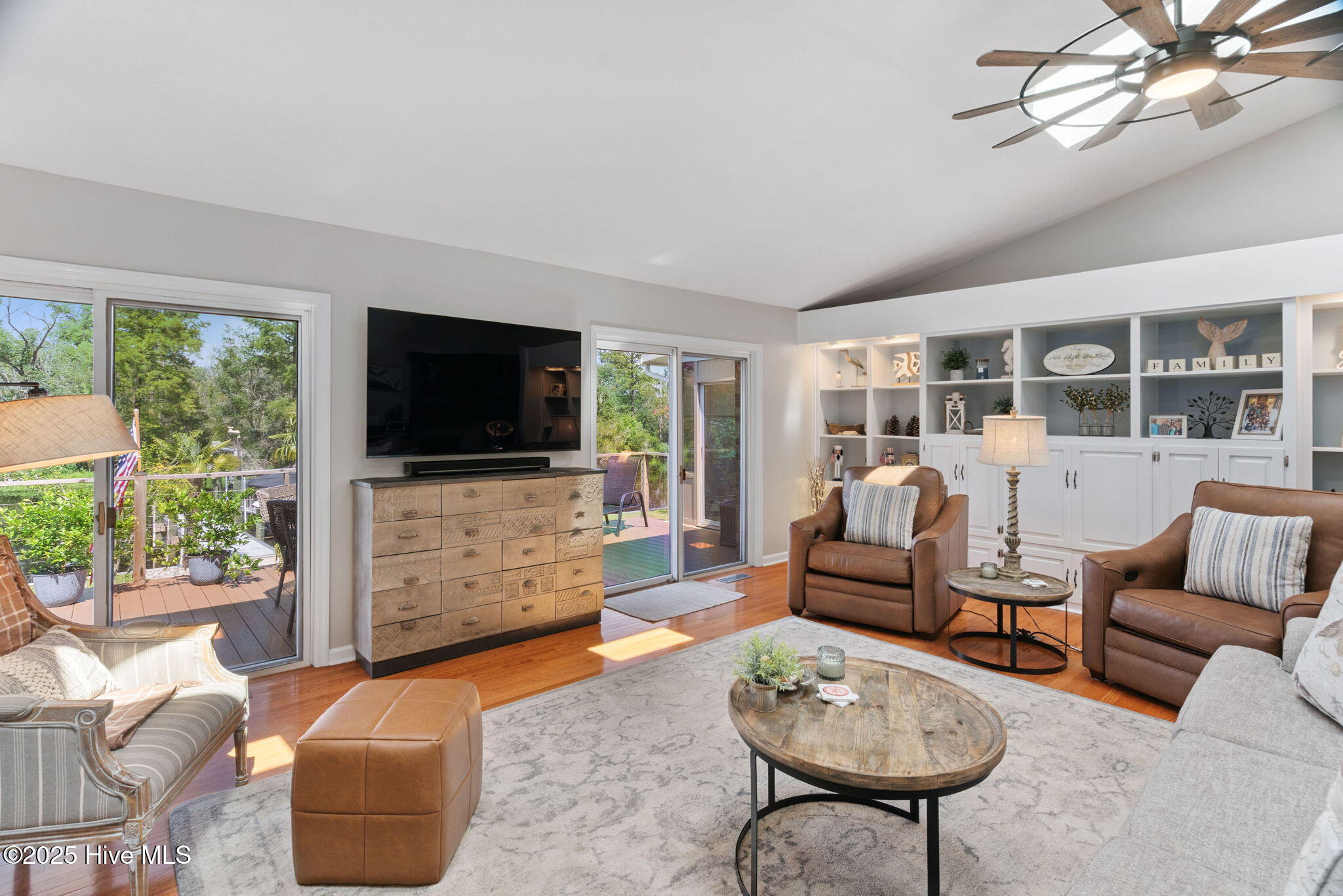 208 Outrigger Road Property Photo 16