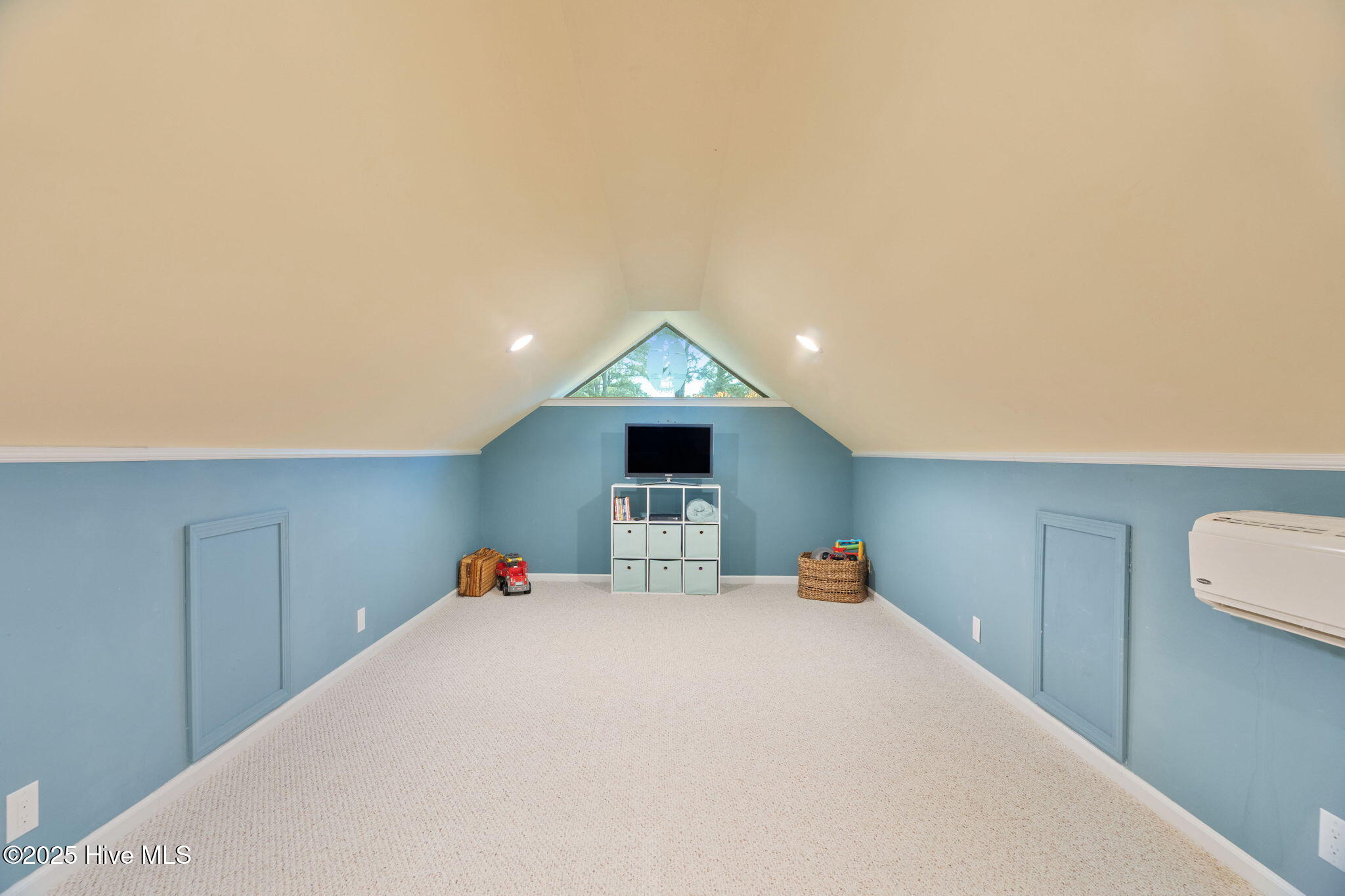 208 Outrigger Road Property Photo 26