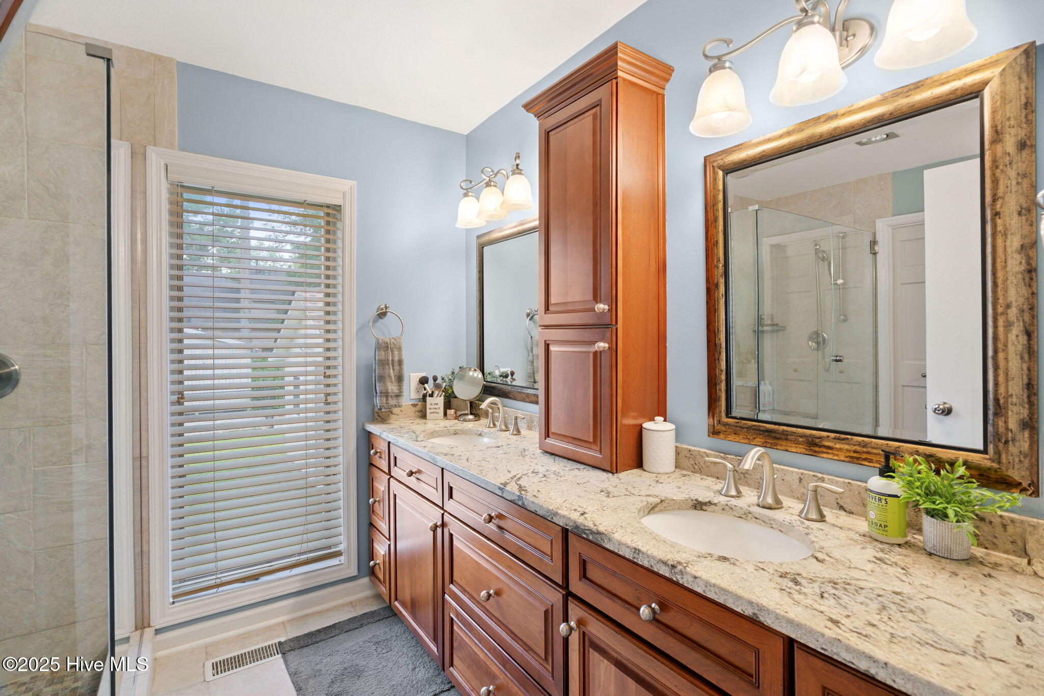 208 Outrigger Road Property Photo 33