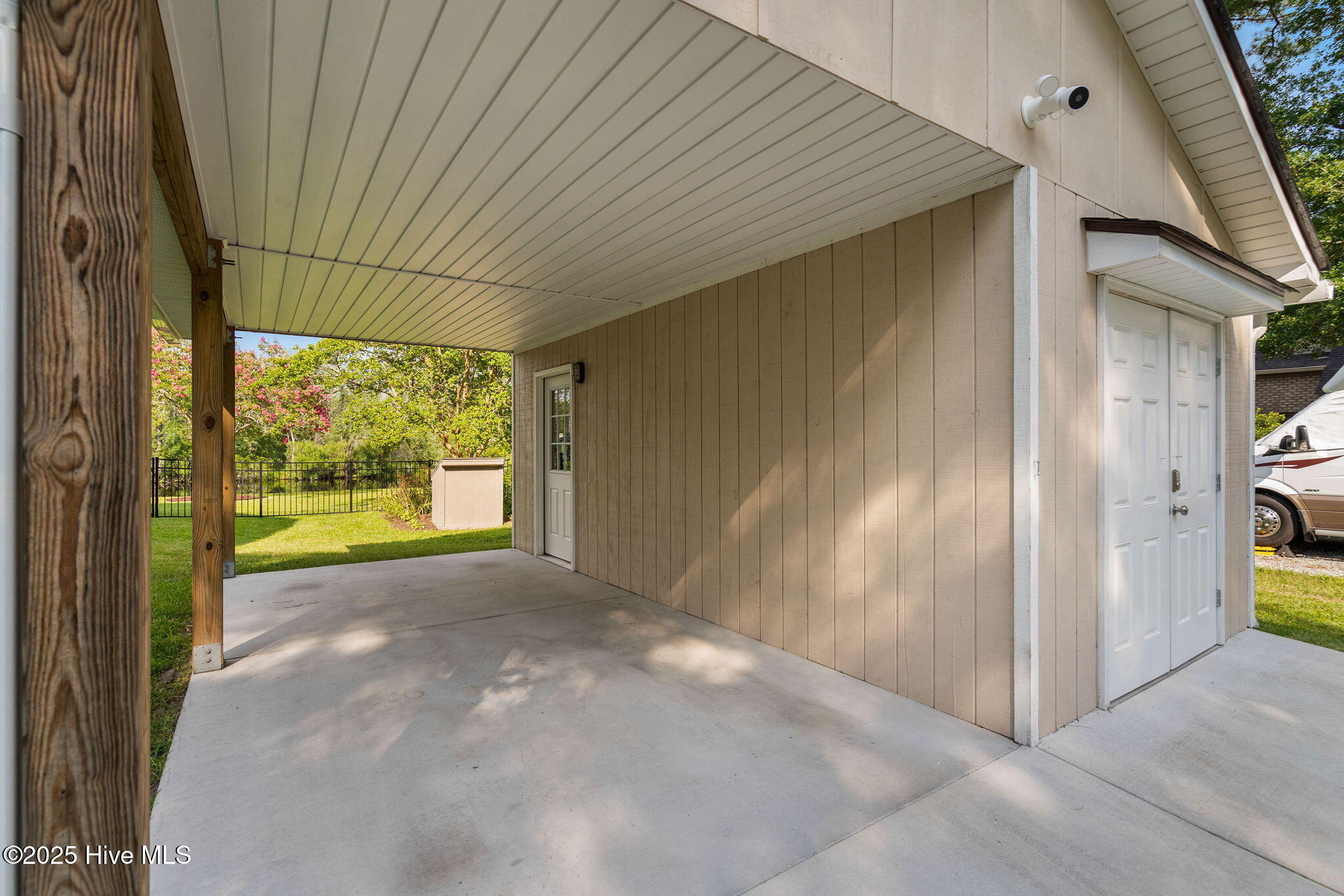 208 Outrigger Road Property Photo 43