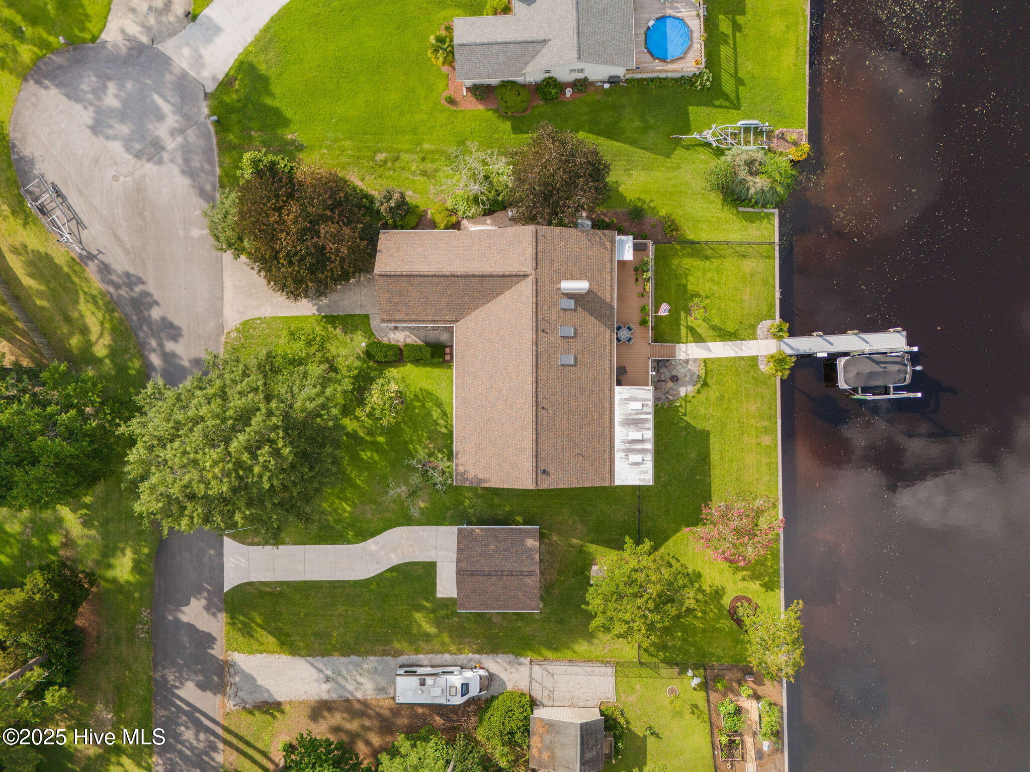 208 Outrigger Road Property Photo 63