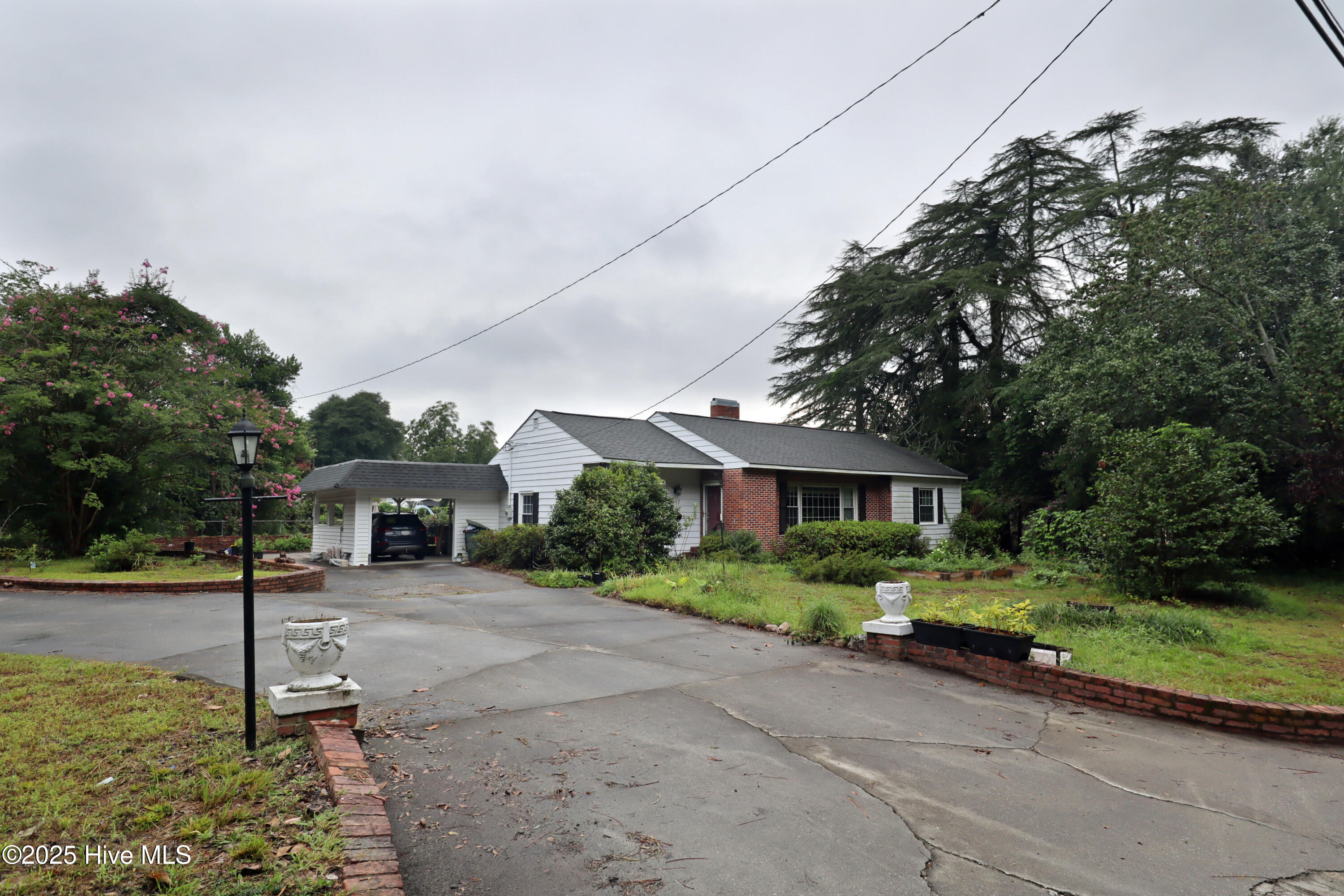 507 Hylan Avenue Property Photo 1