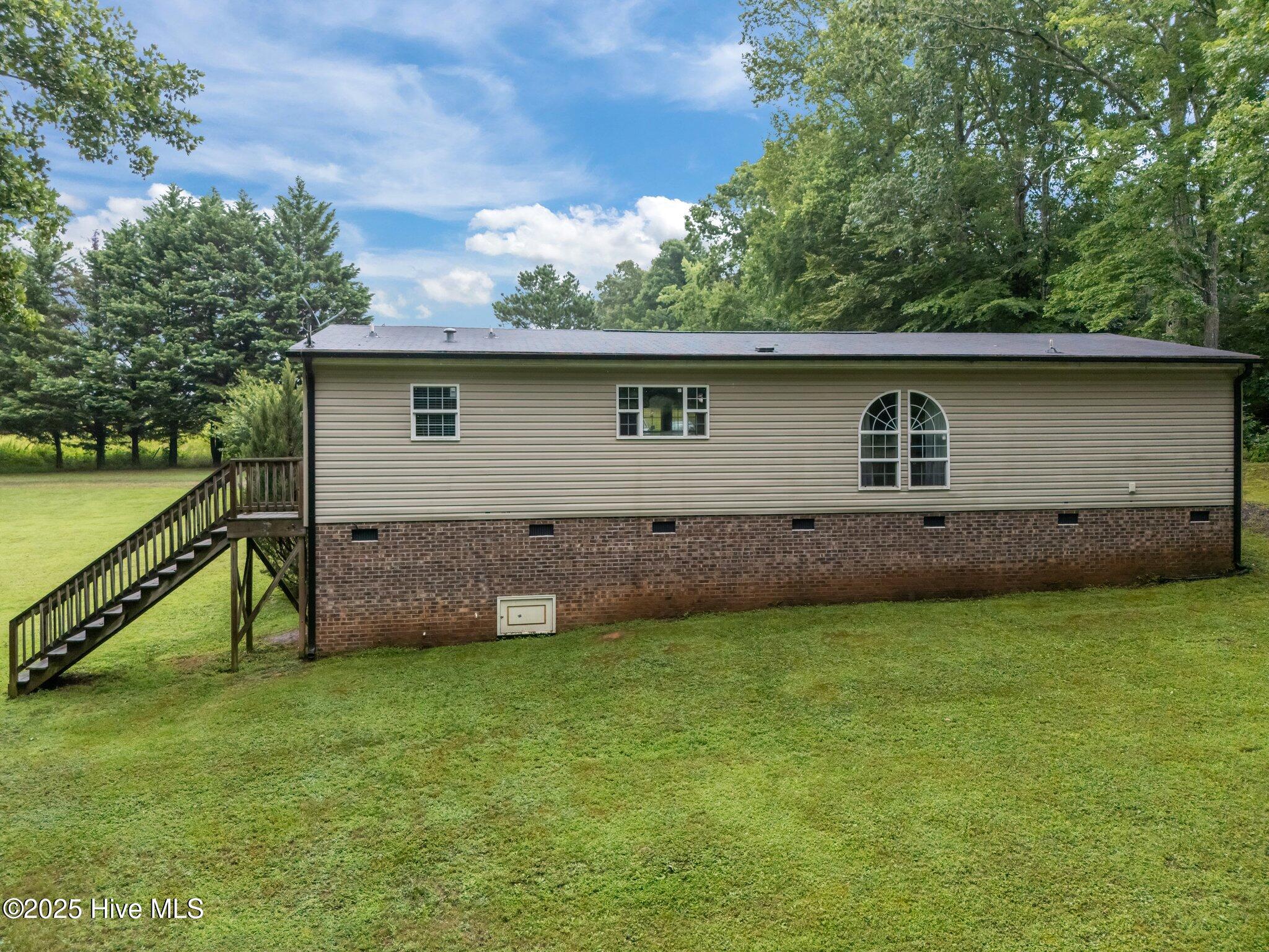 544 Duke Drive Property Photo 4
