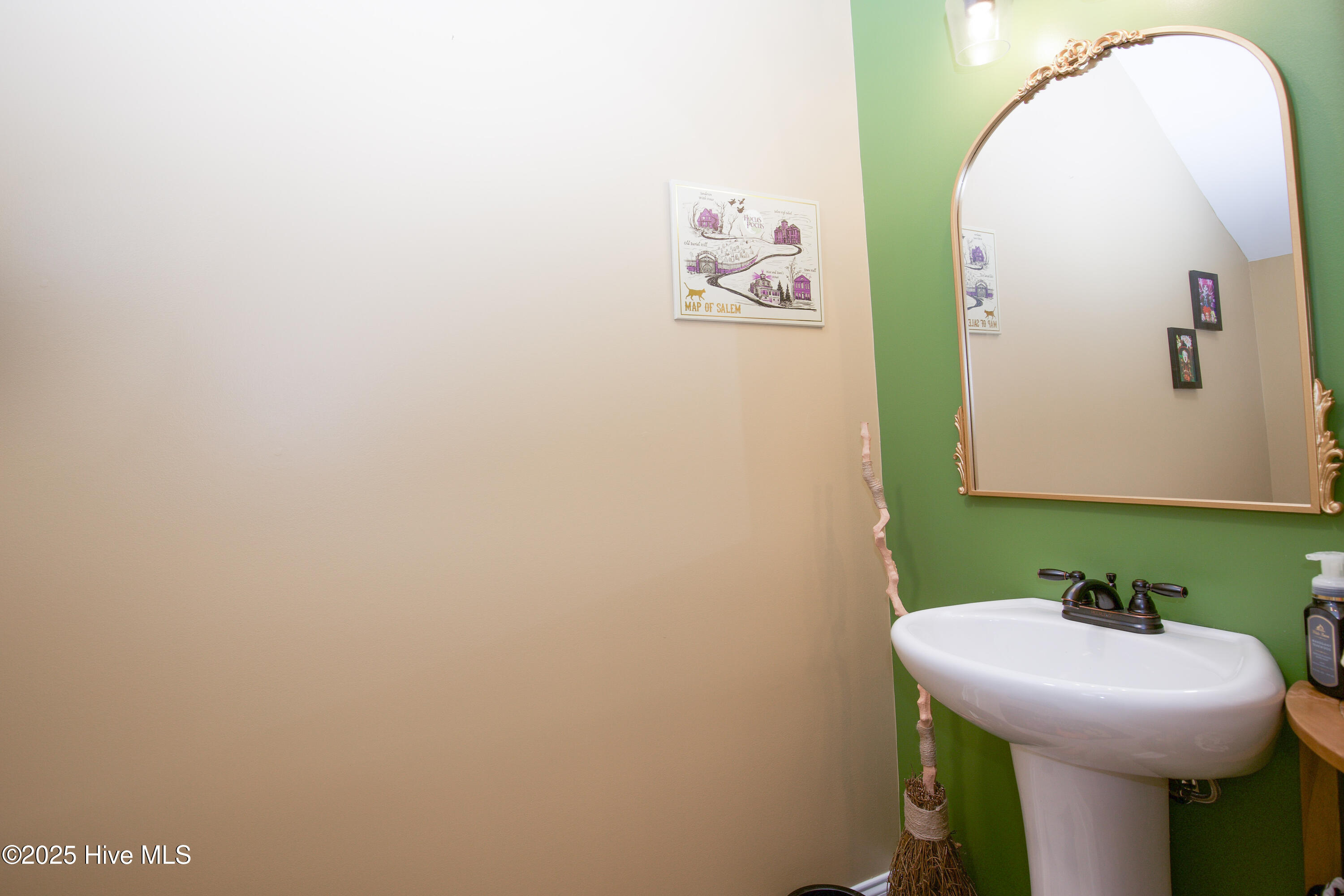 106 Schever Road Property Photo 9