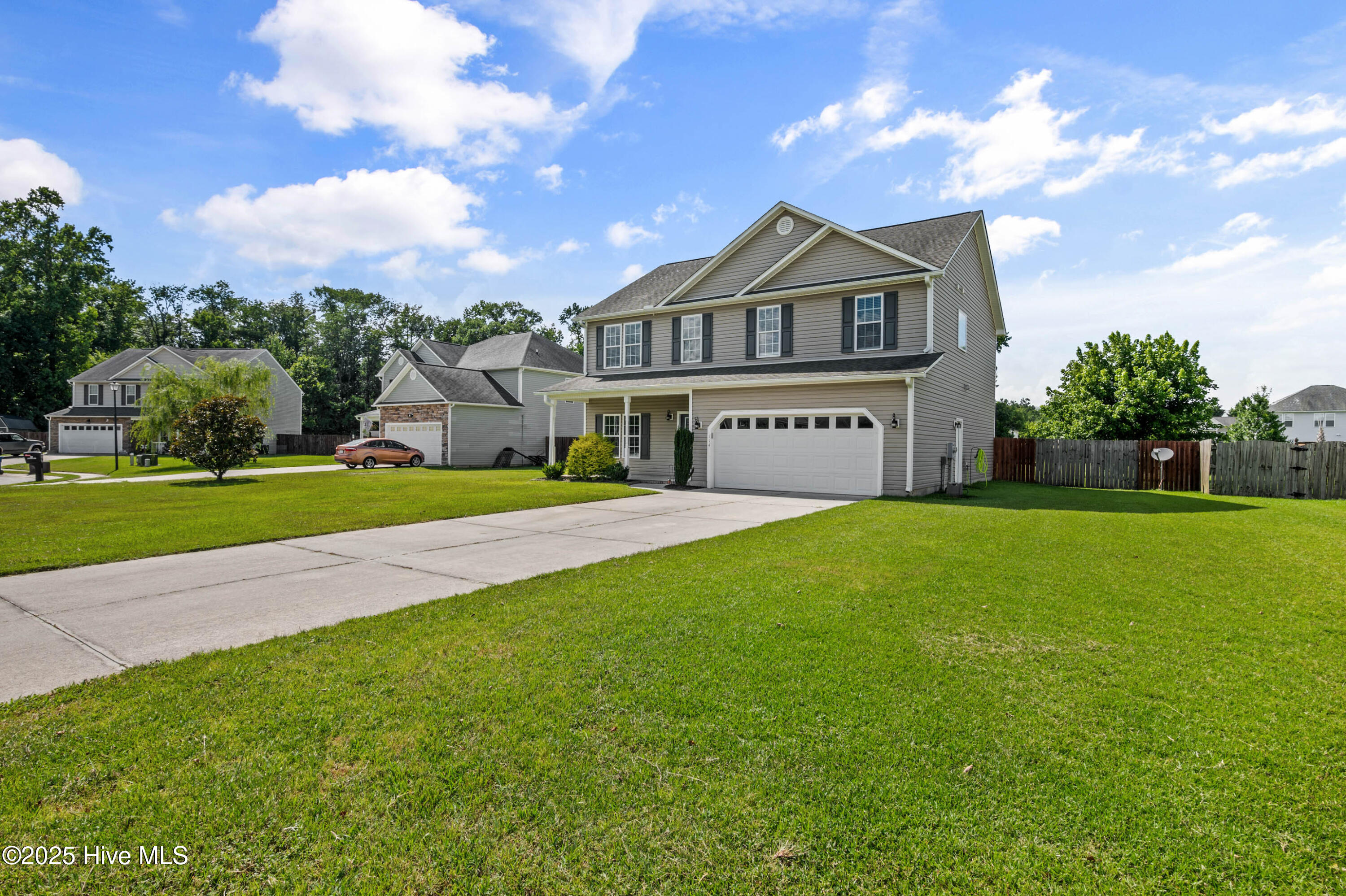 114 Dukes Lake Circle Property Photo 2