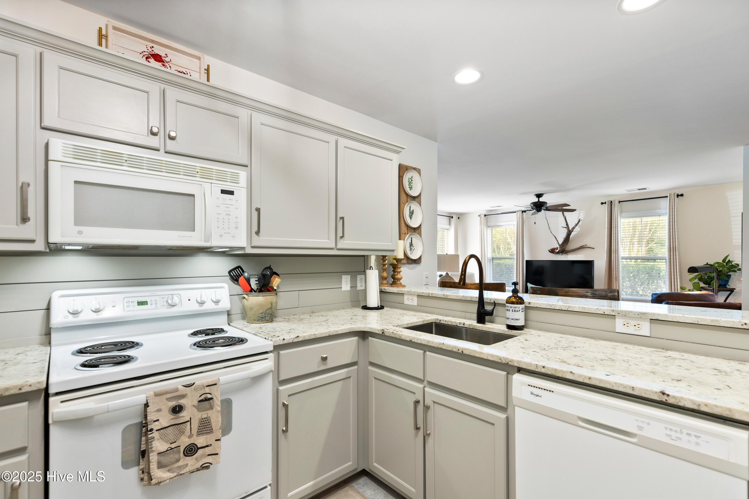 1620 Goley Hewett Road Unit 1401 Property Photo 16