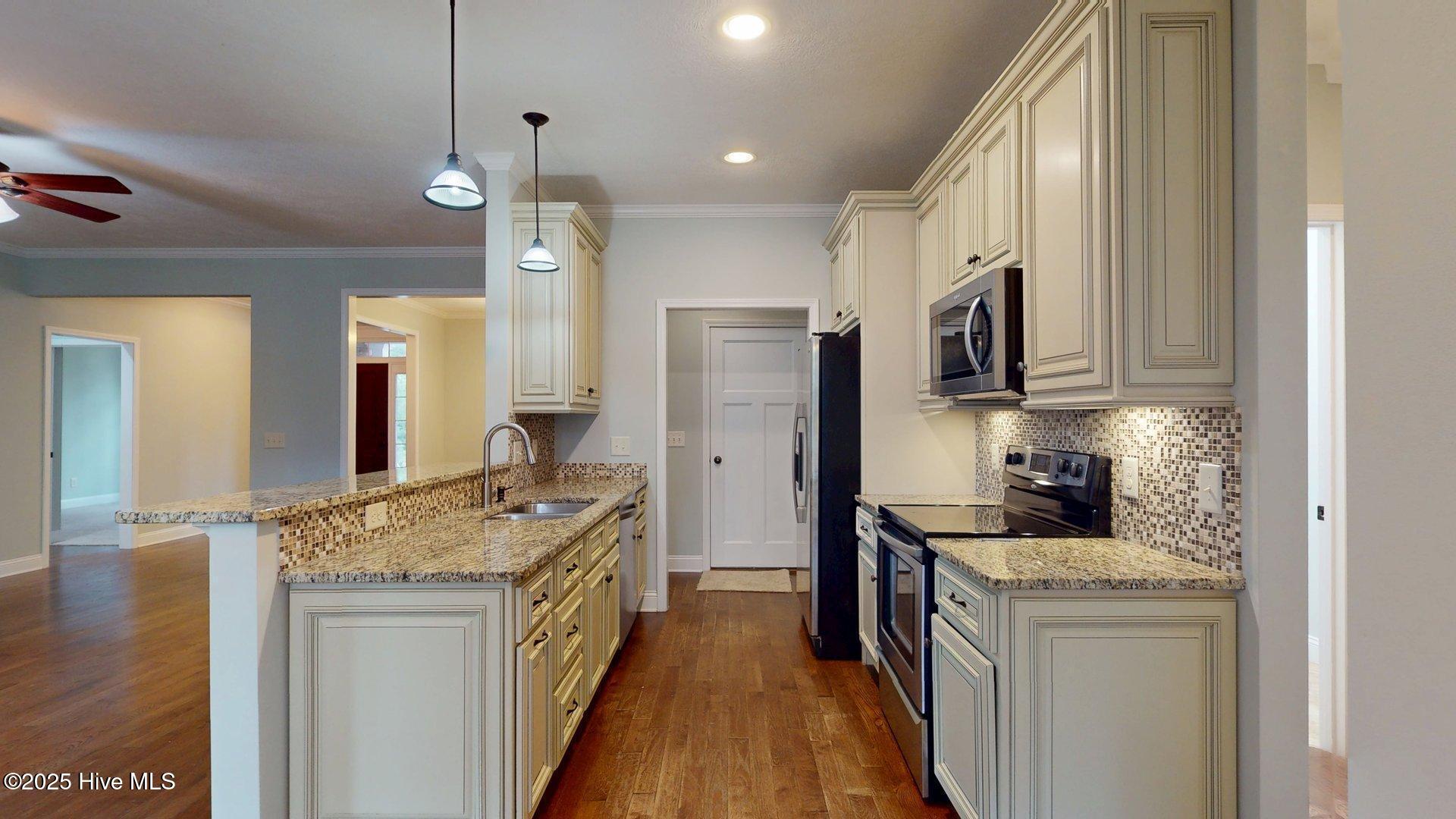 44 Spring Lake Drive Property Photo 15