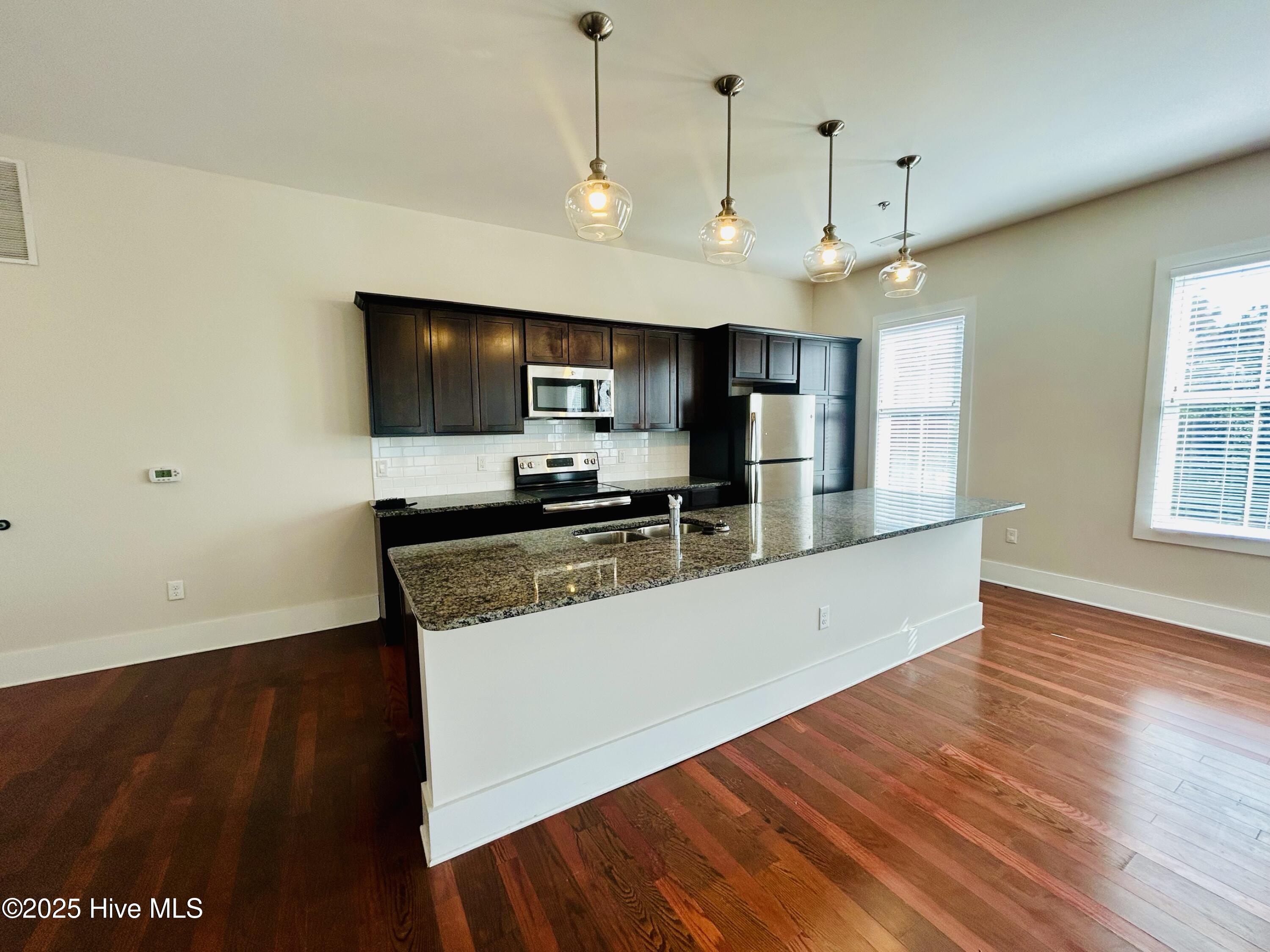 109 Pier Master Point 109 Property Photo 2