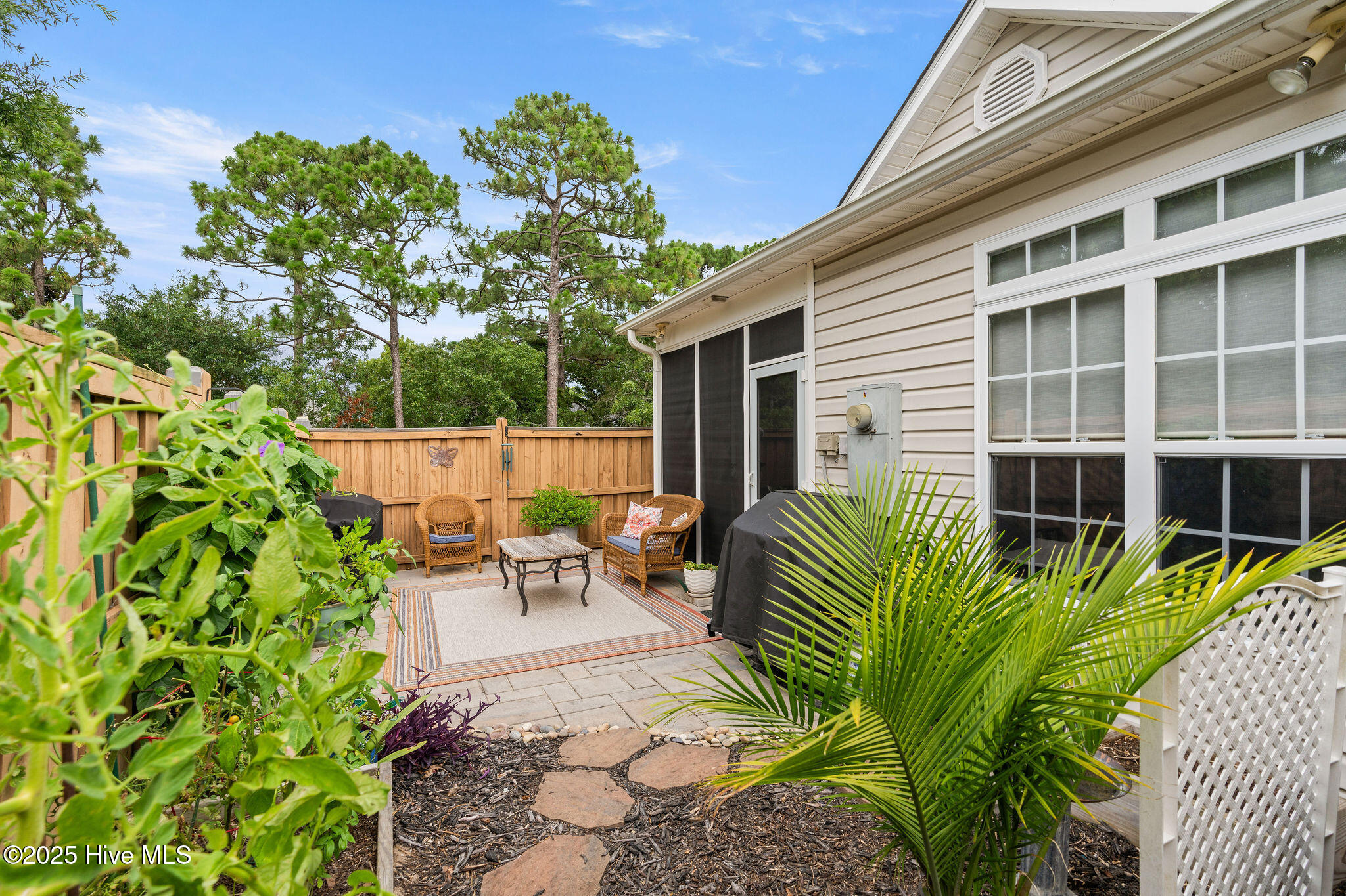 6450 Bradbury Court Property Photo 6