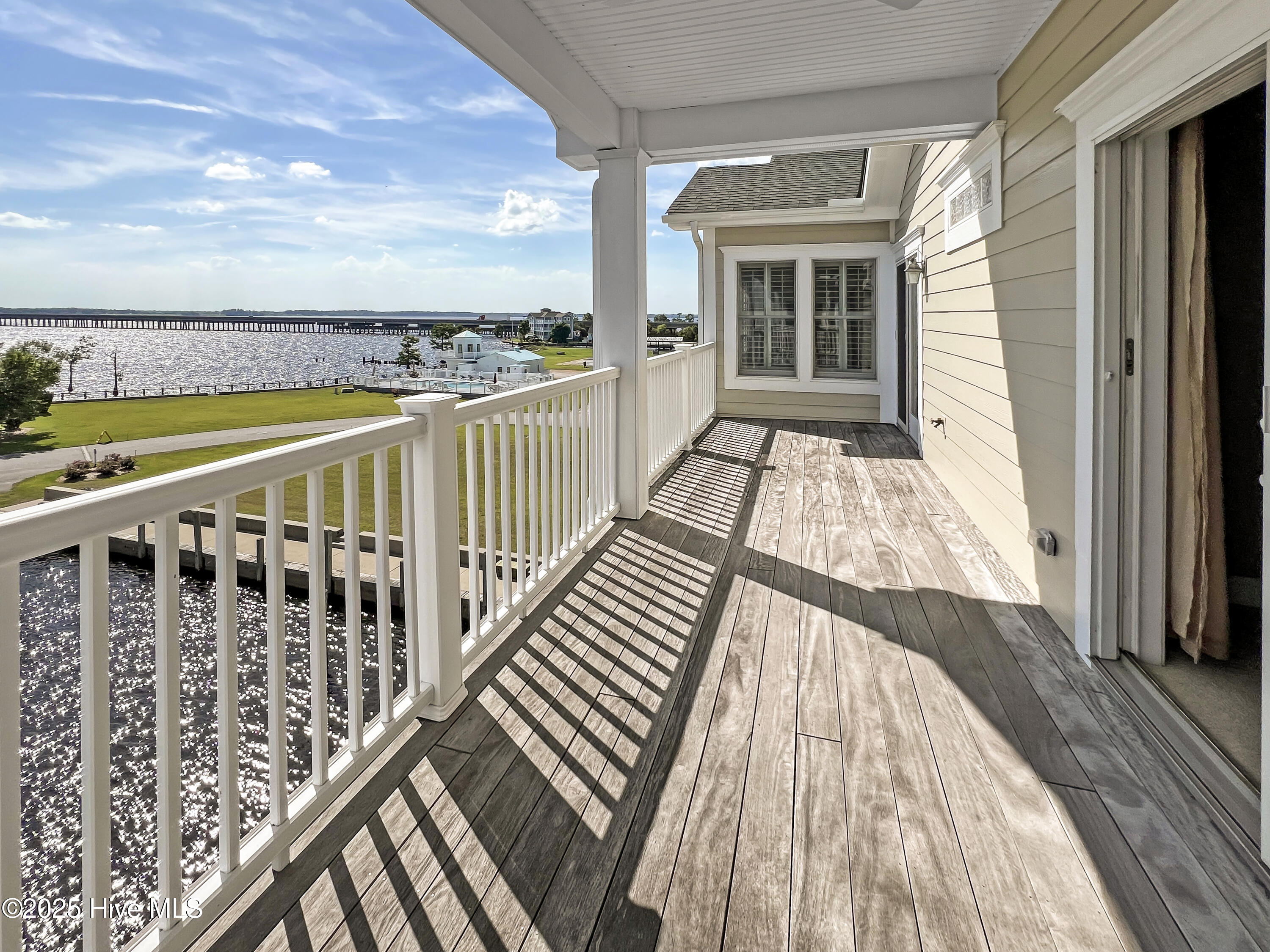 148 Wharf Landing Drive Unit F Property Photo 1