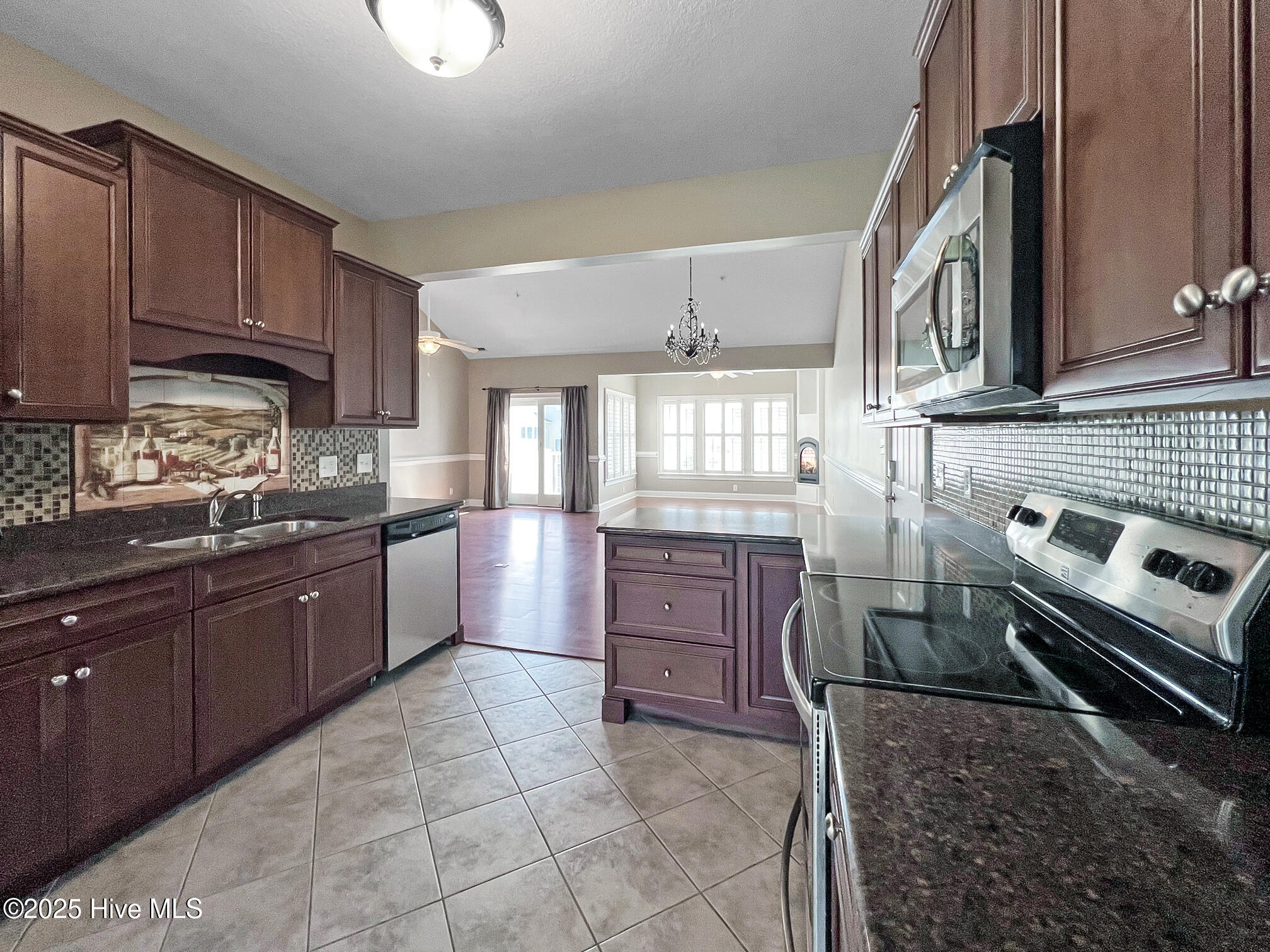 148 Wharf Landing Drive Unit F Property Photo 4