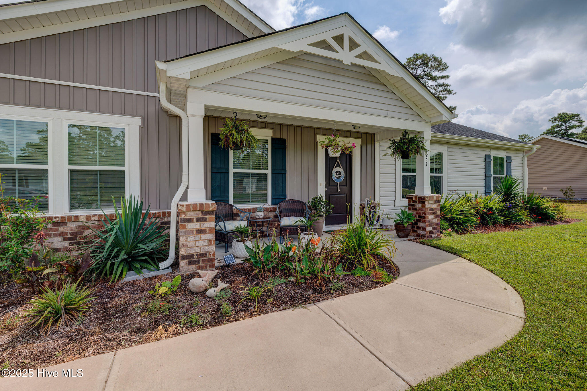 881 Golf View Road Property Photo 3