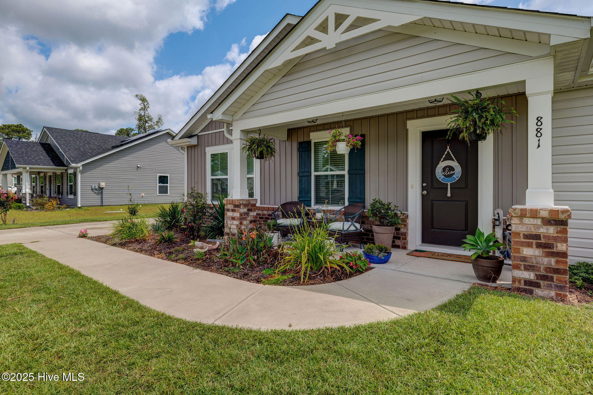 881 Golf View Road Property Photo 4