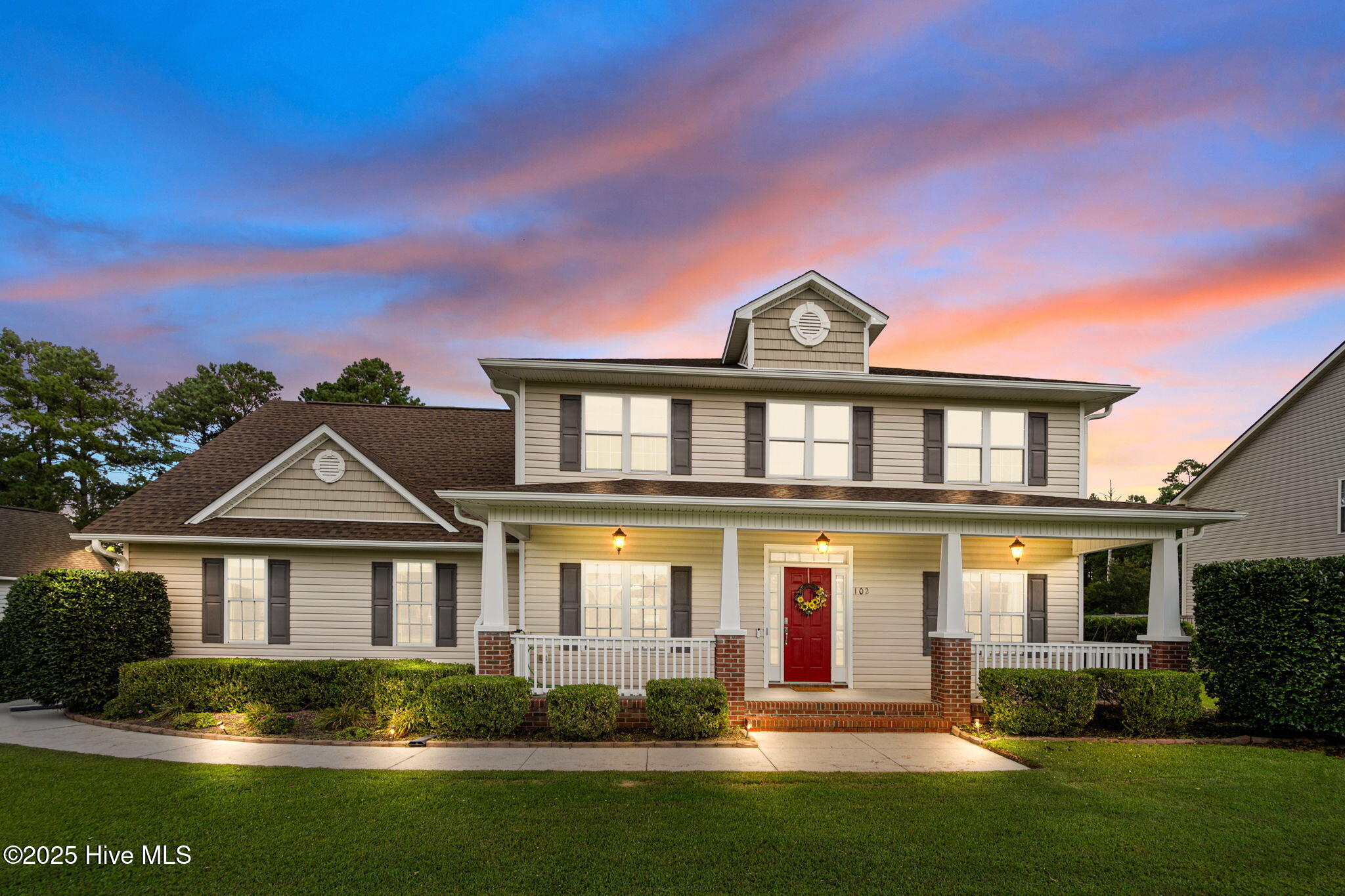 102 Cross Creek Drive Property Photo 2