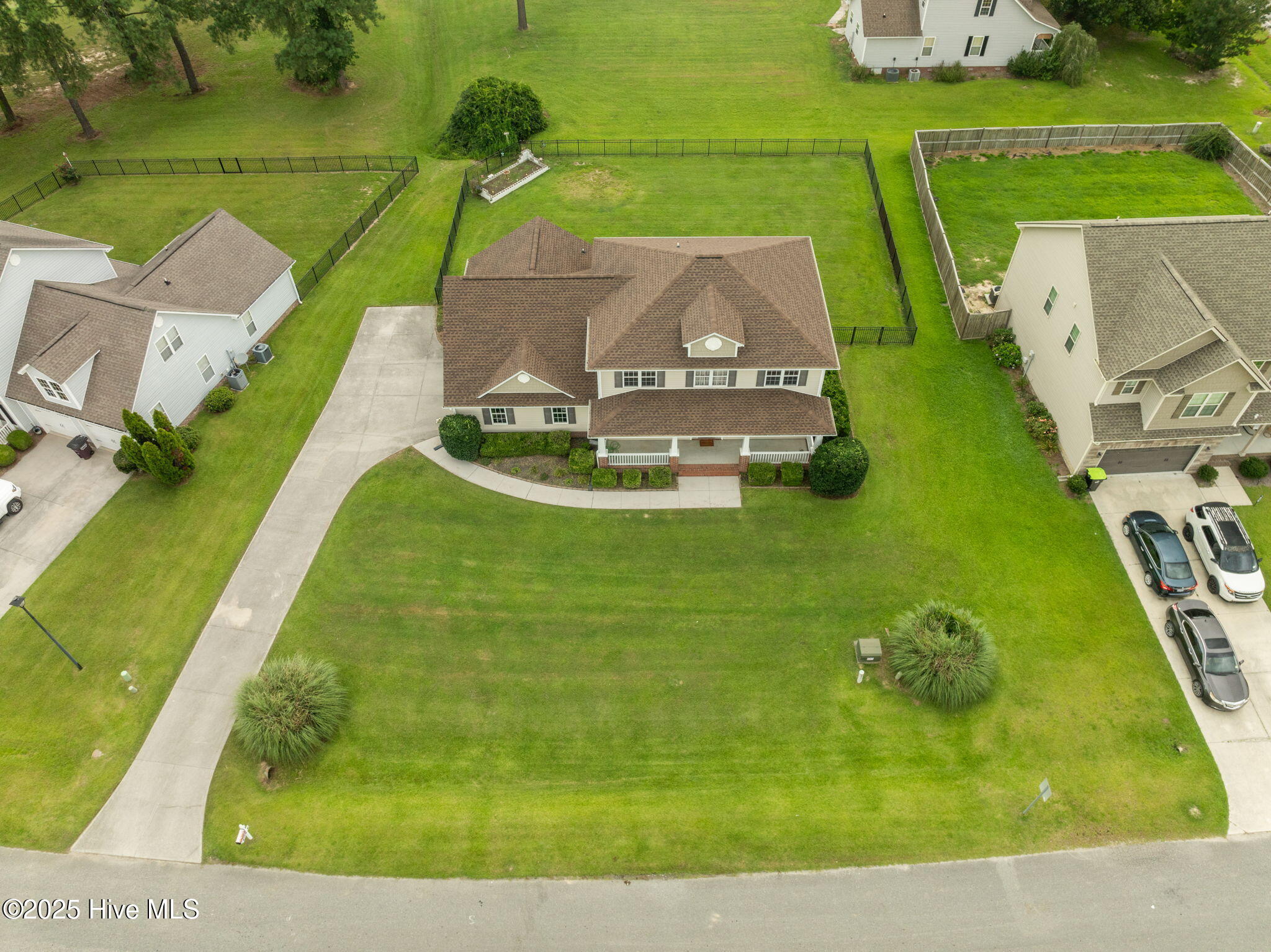 102 Cross Creek Drive Property Photo 16